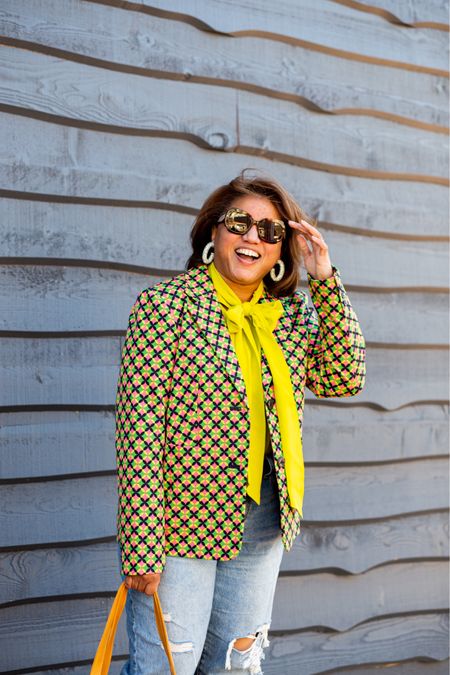 I LOVEEE this pattern and this blazer!!!!  And, this blouse is EVERYTHING; it’s incredibly versatile. I purchased my typical size 16 in the blazer and my typical size XL in the blouse. 💛💛💛💛