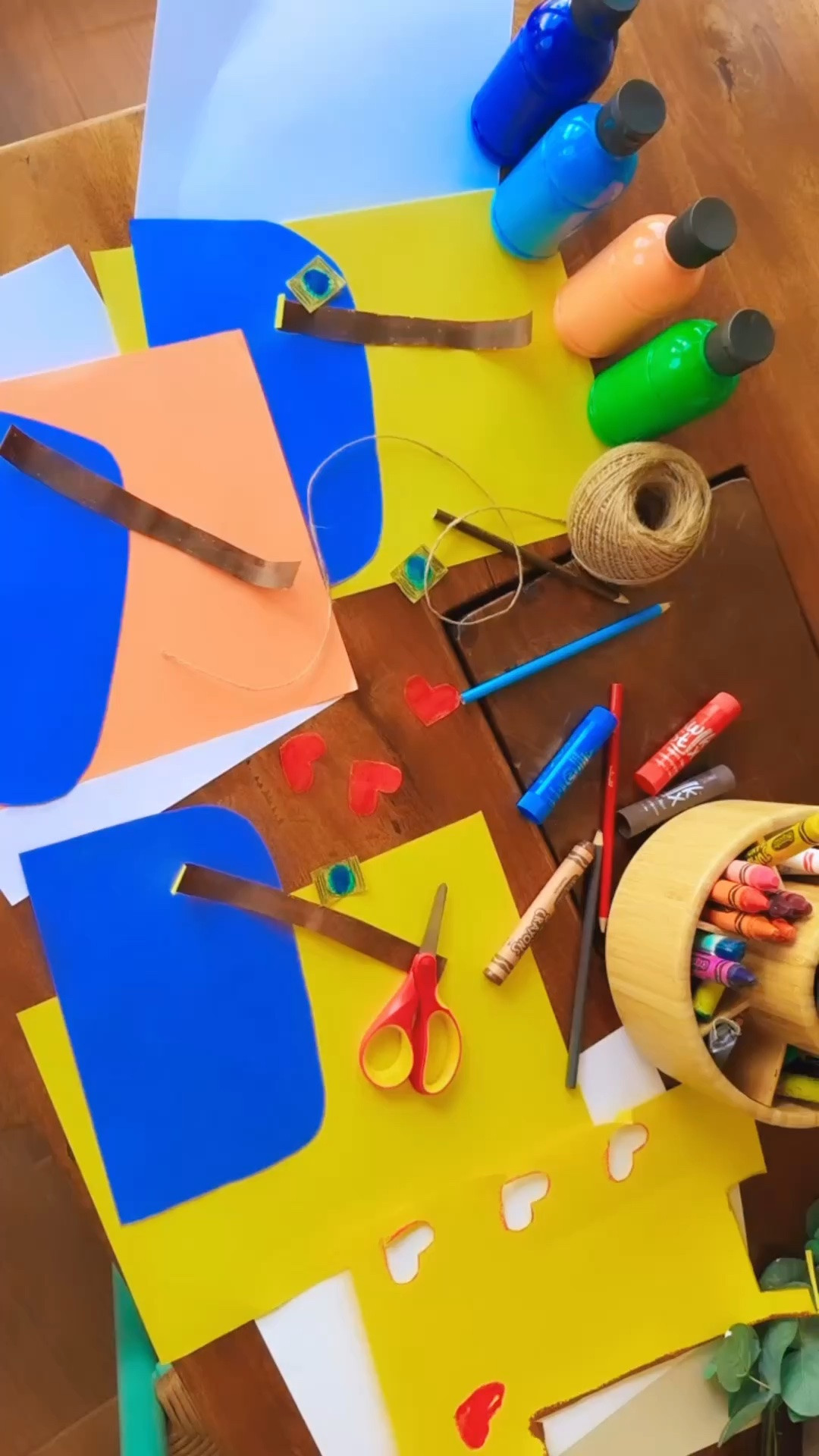Sweet little Father’s Day 🎣 craft 
🎨🫟✋🏽🖼️ loading… stay tuned to see 🤭