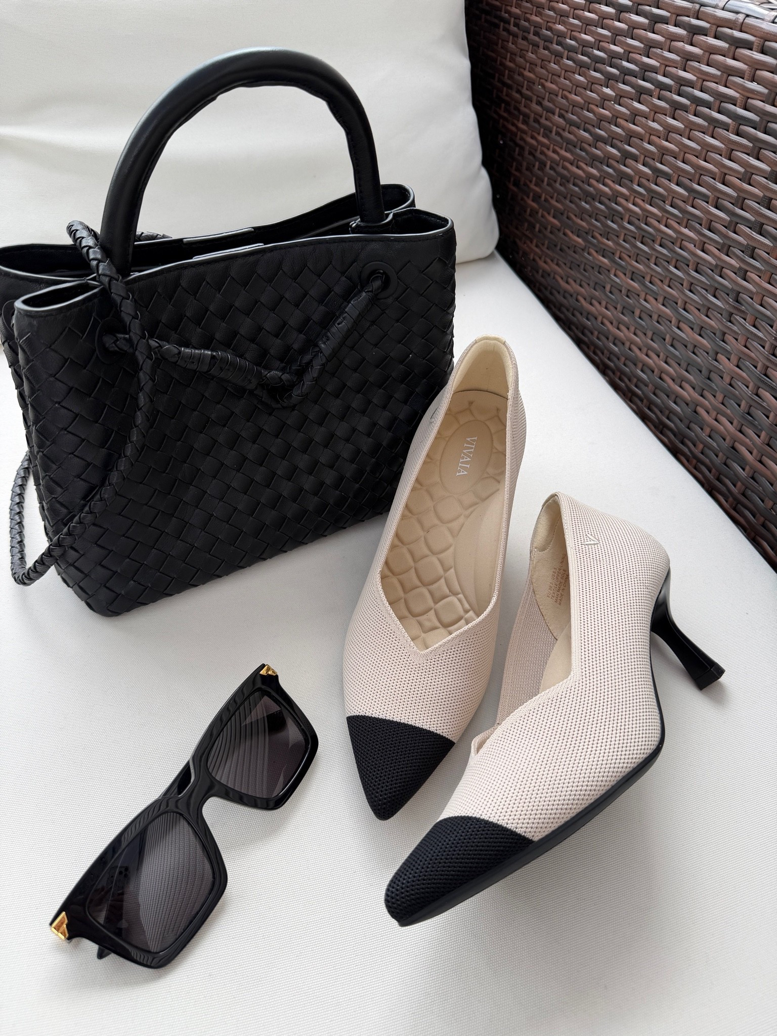Fancy accessories 😎🖤
@Quince 
@VIVAIA