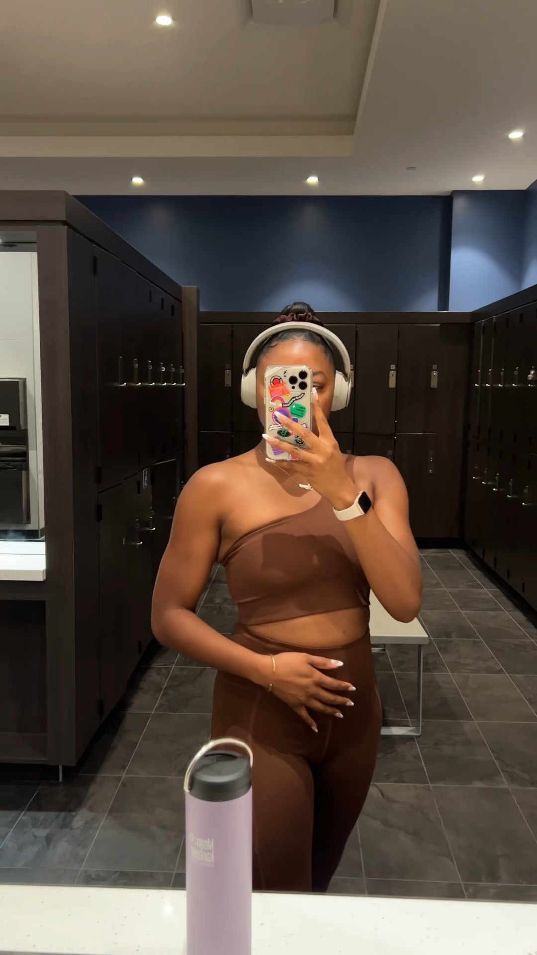 Neutral/Monochromatic boos wya? 🤎🤩. I’m Obsessed with all Girlfriend Collective workout sets! 

Bra (S)
Leggings (M)
Blazers (9 Womens)

#LTKfit #LTKstyletip