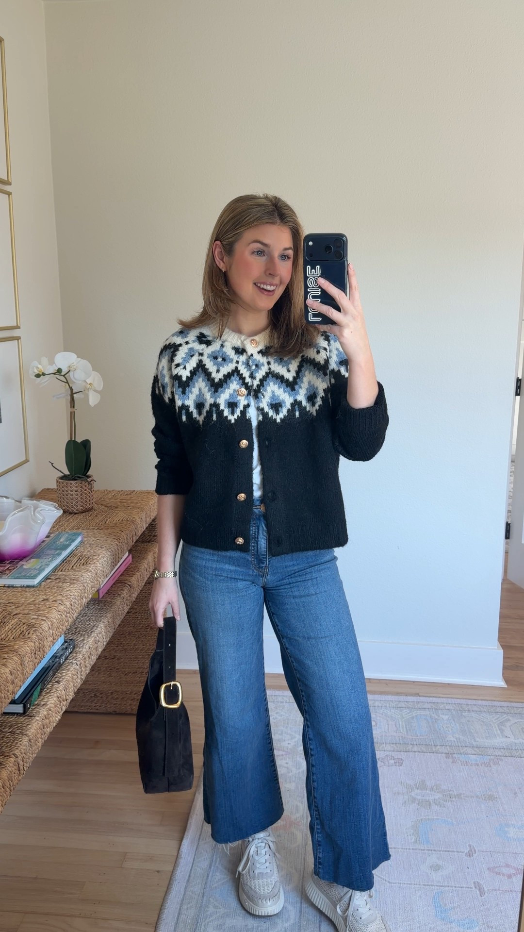 OOTD today! Wearing a S in sweater and 0 in jeans 