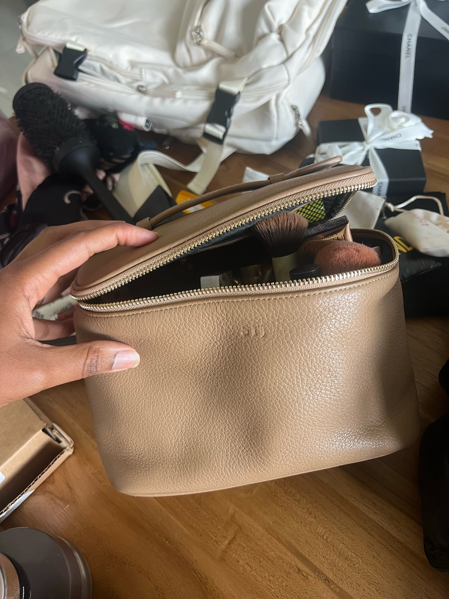 Leatherology makeup bag that I use for travel 

#LTKtravel #LTKFind
