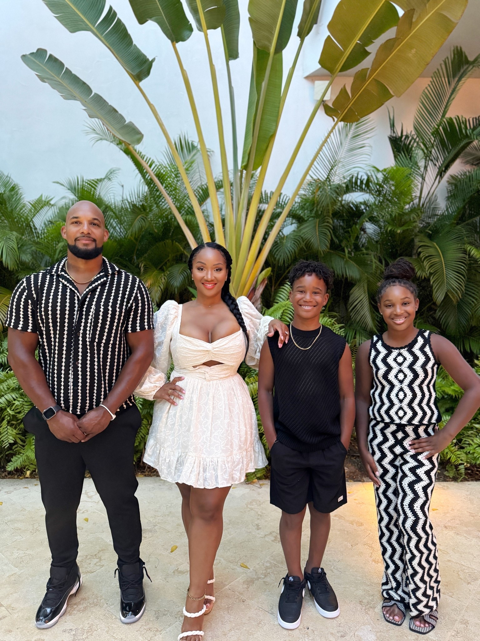 Black and ivory for an elegant dinner look on vacation! 

#LTKFamily #LTKPlusSize #LTKMidsize