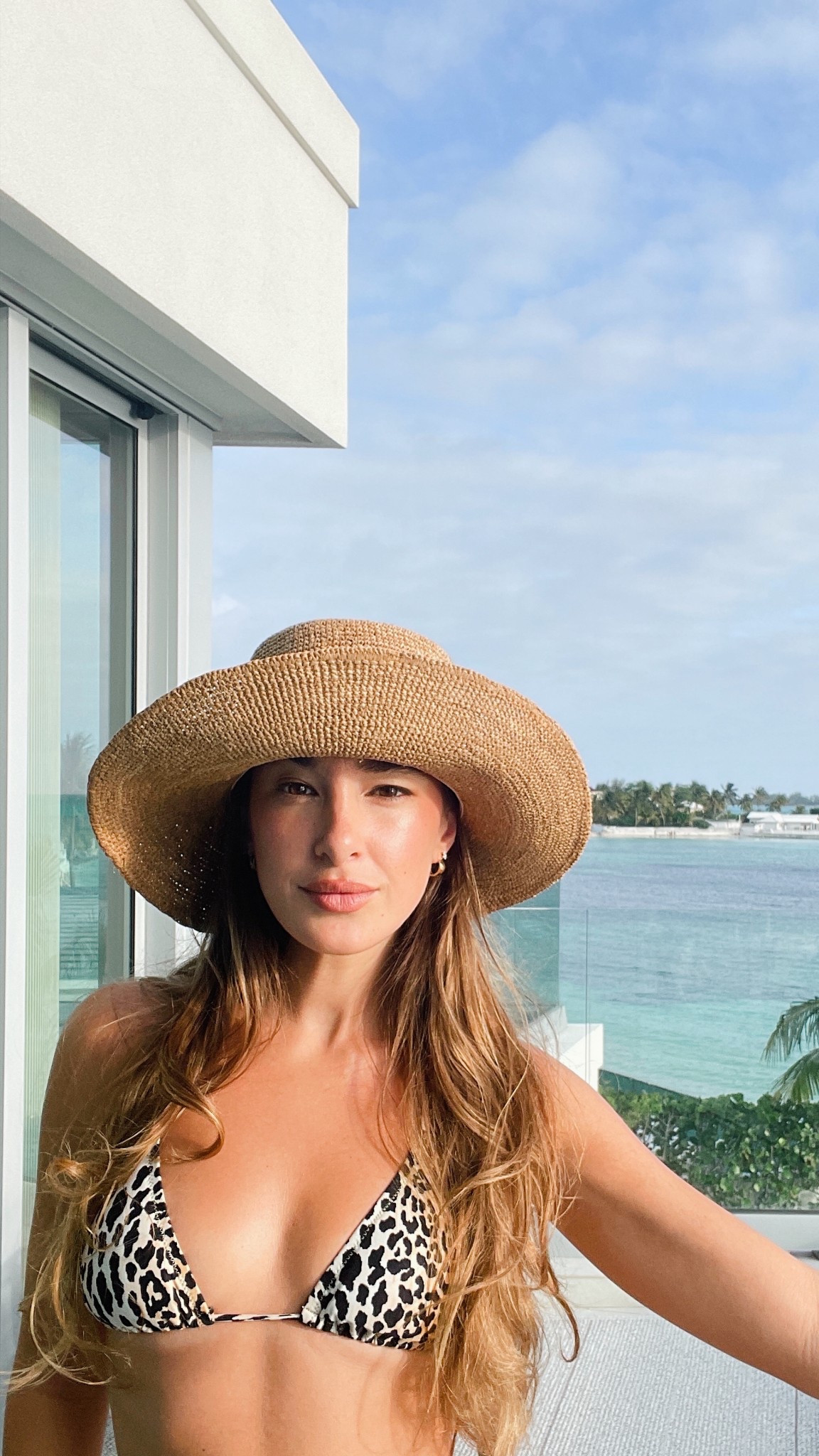 2 min makeup for an afternoon by the beach

#LTKBeauty #LTKSwim