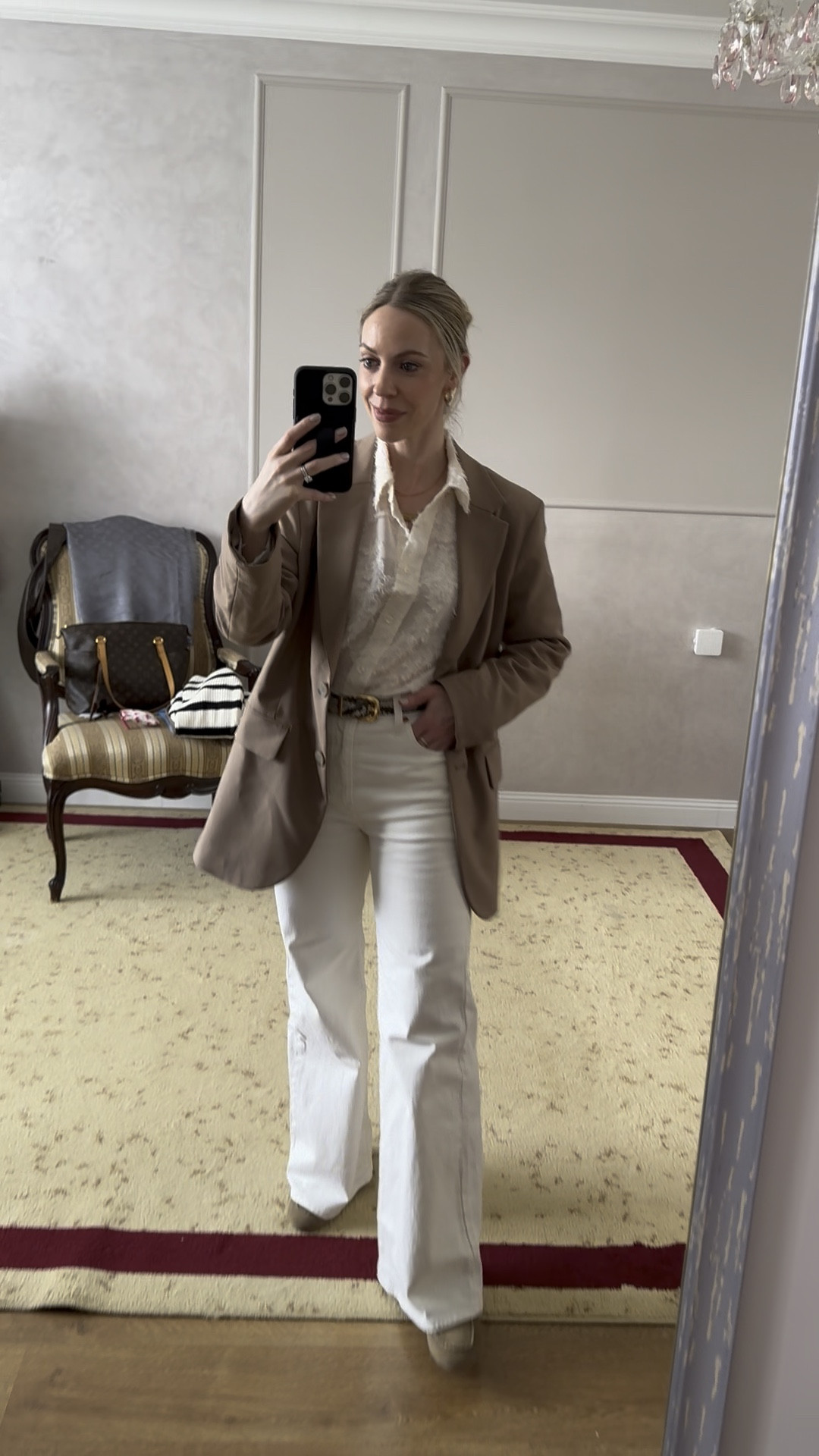 Spring work wear look, office style, spring fashion, white jeans, Levi’s flare jeans (on sale under $70), driving loafers, boat shoes 

#LTKWorkwear #LTKFindsUnder50 #LTKShoeCrush