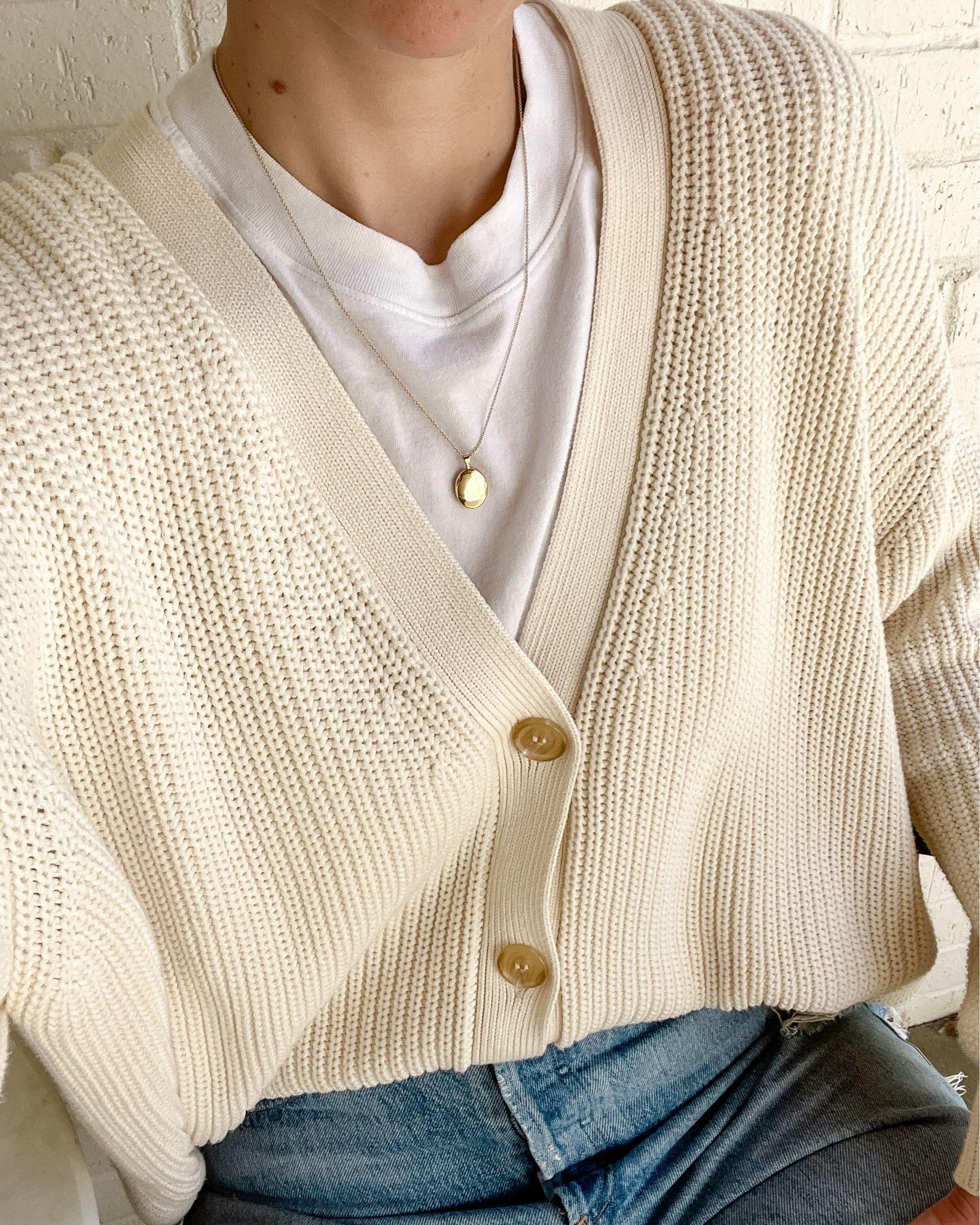 Neutral sweater are the capsule wardrobe staple that everyone needs. I wear this Jenni Kayne cardigan constantly and plan on getting more 


#LTKFind
