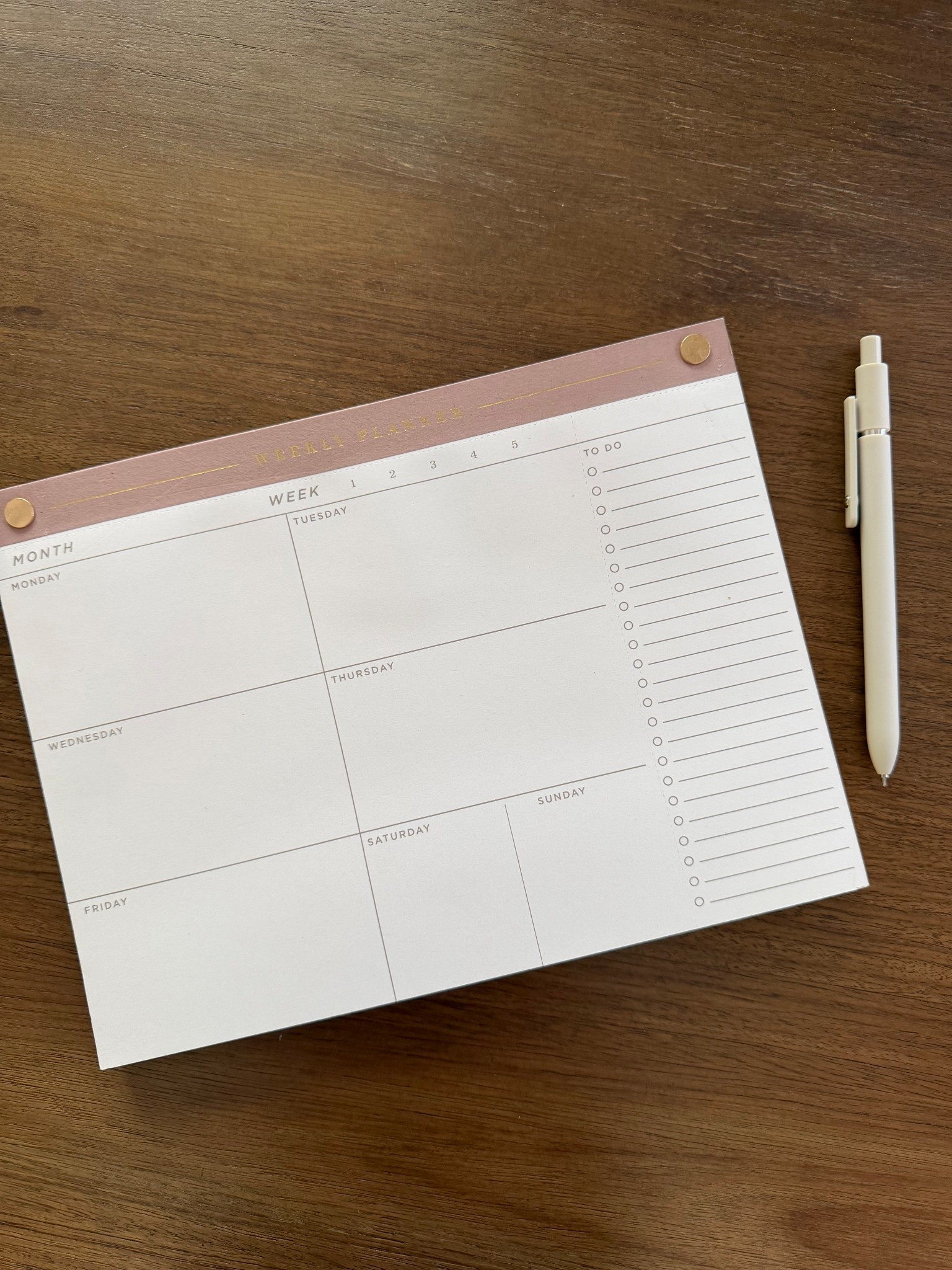 Weekly notepad for all the lists + organization

#LTKdayinmylife #LTKHome #LTKmorningroutine