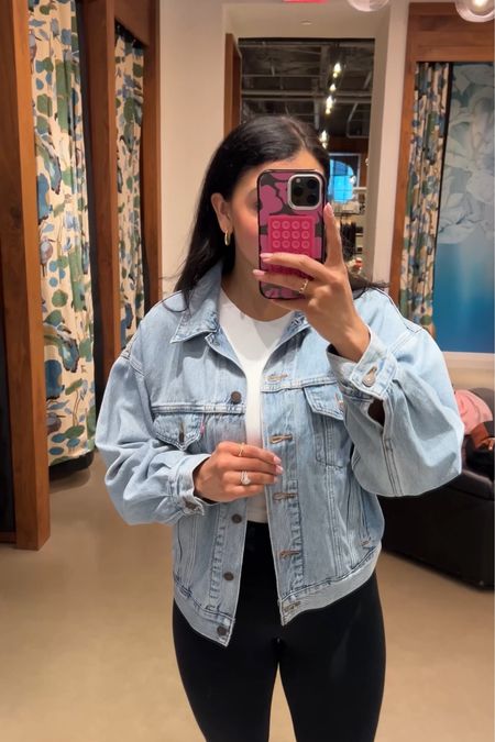 Aritzia Trucker Jacket 🤍