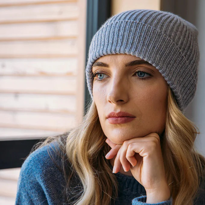 Grey Rib Knit Cashmere Beanie | Black