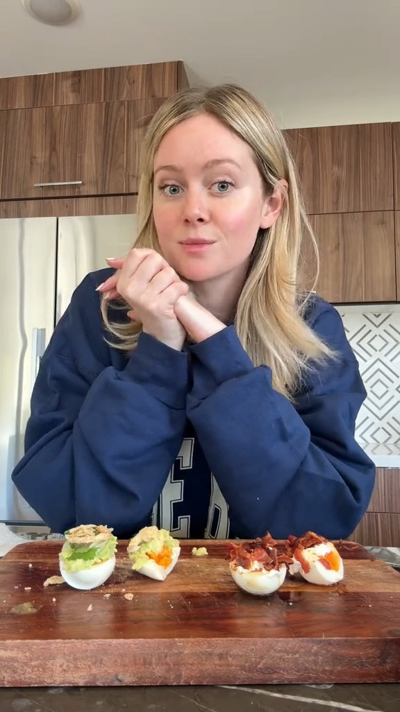 One of the coziest sweatshirts I own! Love everything from The Bar!

#LTKStyleTip #LTKSeasonal #LTKFindsUnder100