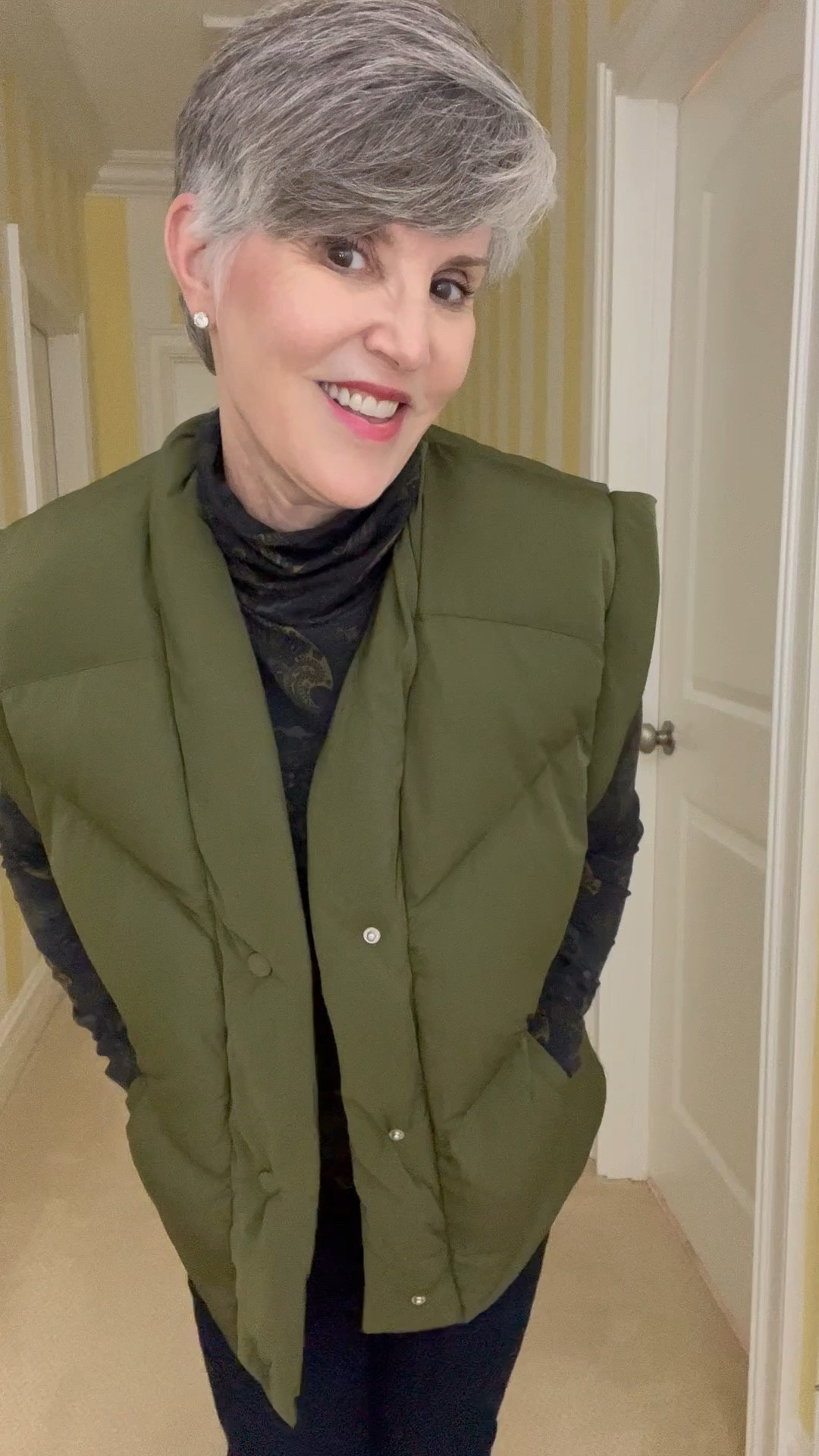 Great Evereve puffer vest (XS)/Evereve paisley turtleneck (M)/Old Navy rockstar skinny jeans (6)/booties 

#LTKunder100 #LTKSeasonal #LTKstyletip