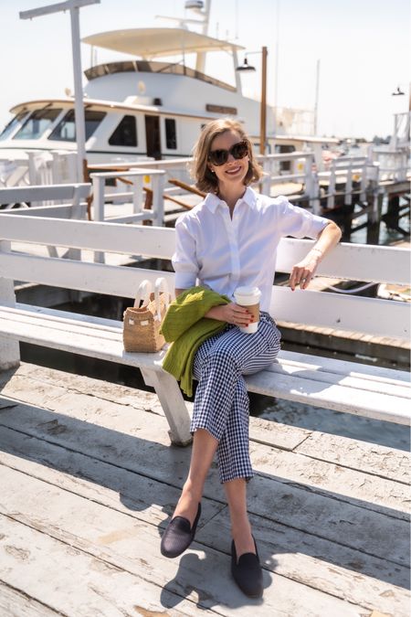 The cutest navy gingham pants with little anchor buttons from @tylerboeclothing! The green cashmere is an in store exclusive at their Newport store 🌿