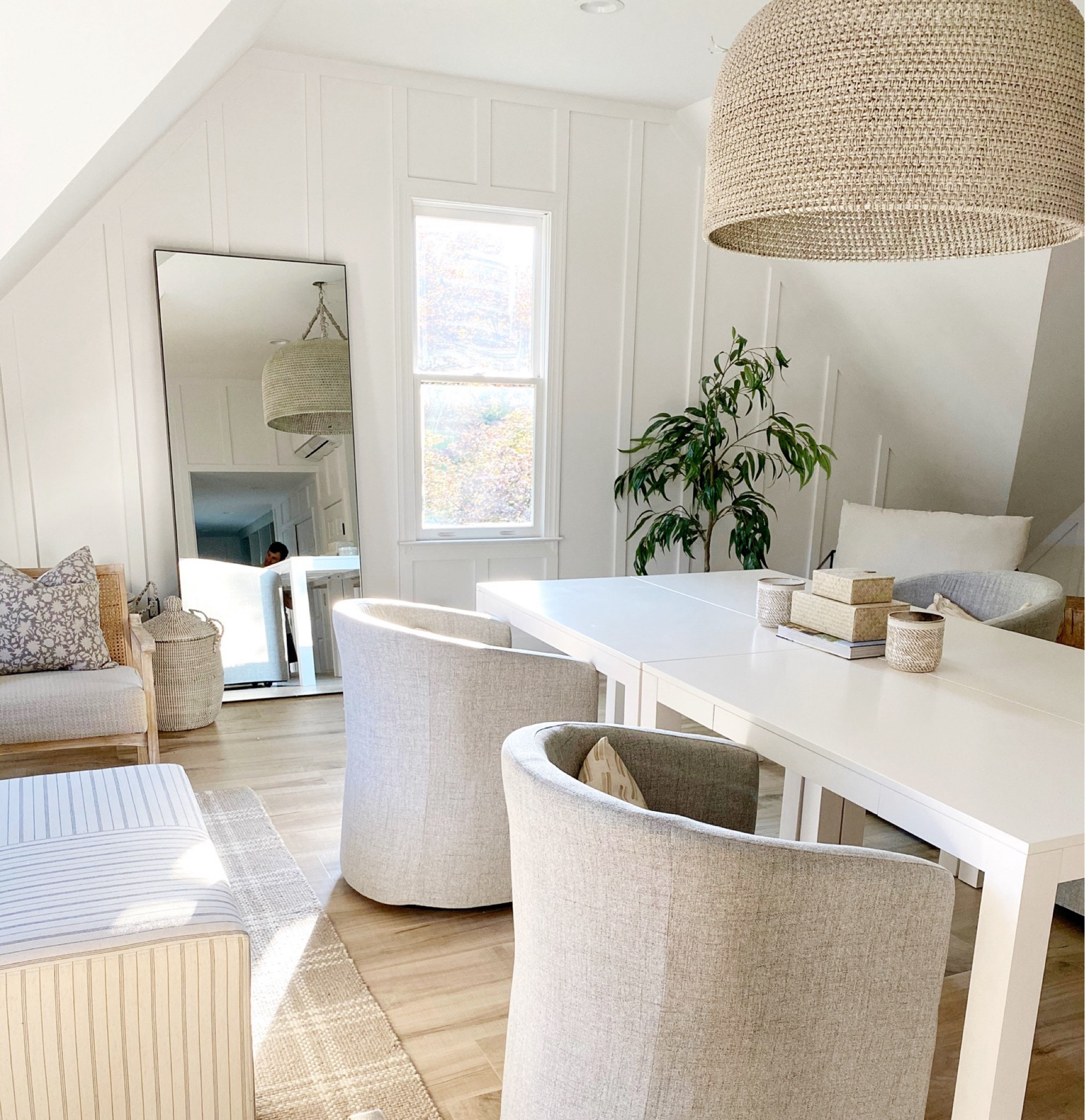 Home office inspo, home office studio, white desk, office chair

#LTKHome #LTKStyleTip #LTKSaleAlert