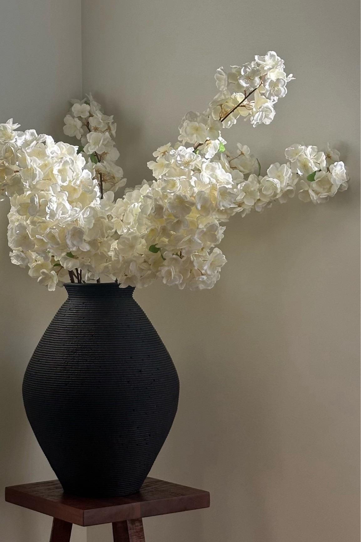 Florals I use in my spring arrangement in my entryway! They are stunning. I purchased 5 branches to create this look.

Home decor, home finds, florals

#LTKhome