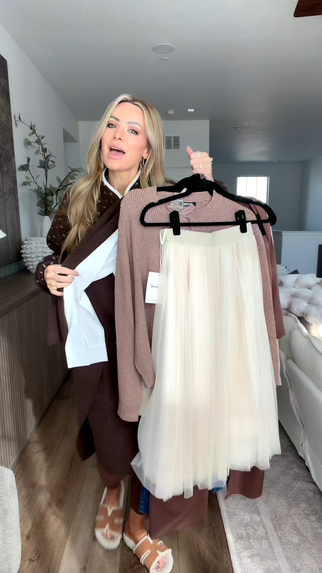 Amazon Fall Outfits 🍂🙌 comment FALL below and I will message you all the details!

Fall outfit Inspo to save & repeat! Perfect for Thanksgiving, Fall events, date night and even workwear!

#falloutfitinspo #thanksgiving #falloutfitideas #thanksgivingoutfit #winteroutfitideas #momoutfit