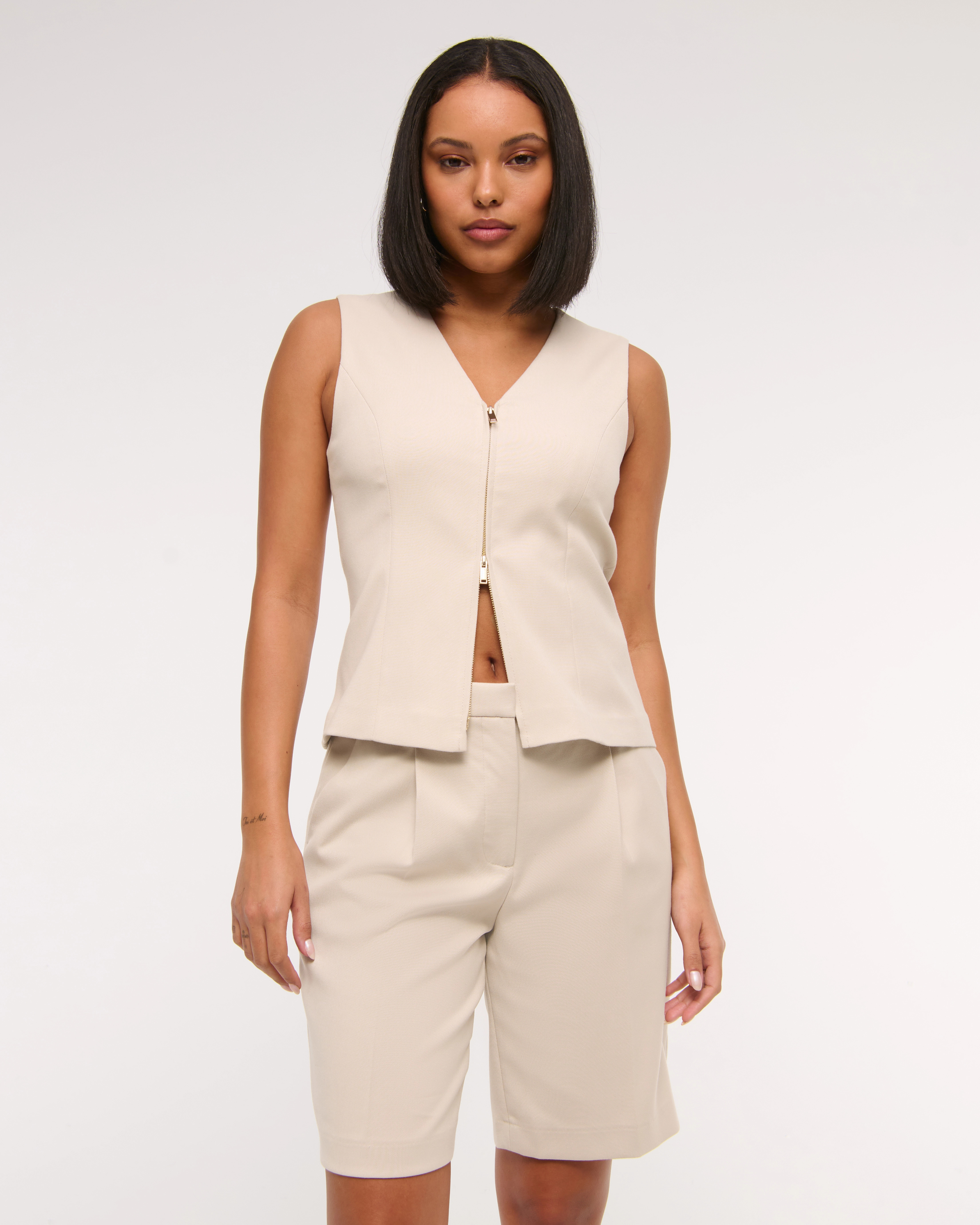 Mid Rise Bermuda Short | Abercrombie & Fitch (US)