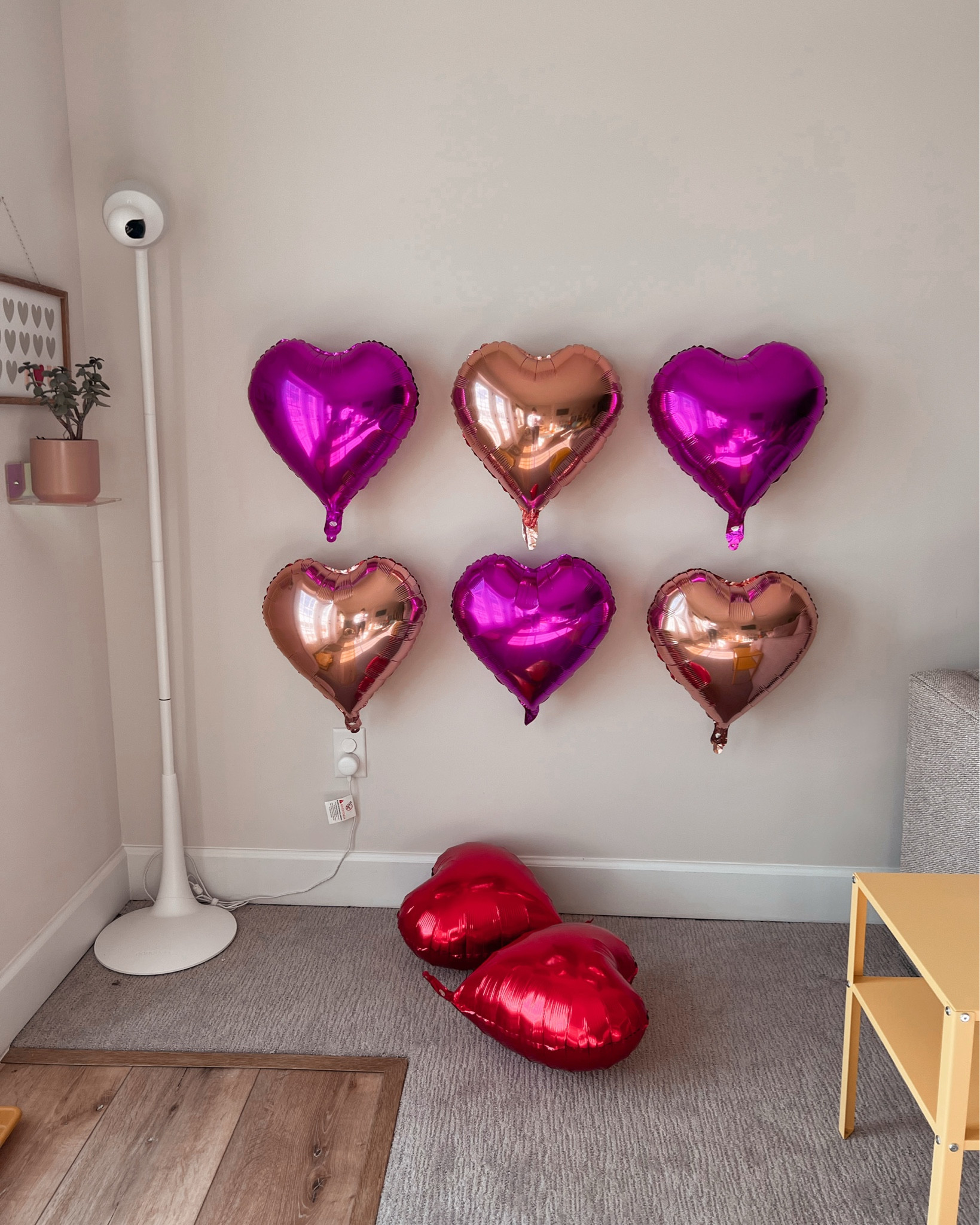 Quick and easy Valentine’s Day backdrop number 1 for photos of your littles 🤍✌🏼
.

#LTKHome #LTKSeasonal #LTKKids