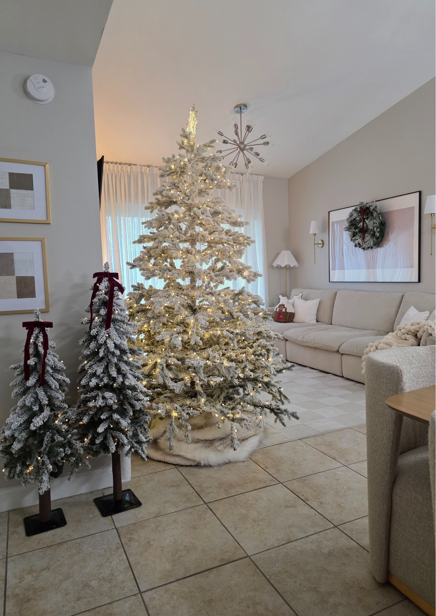 Christinas tree

#LTKHoliday #LTKHome #LTKSeasonal