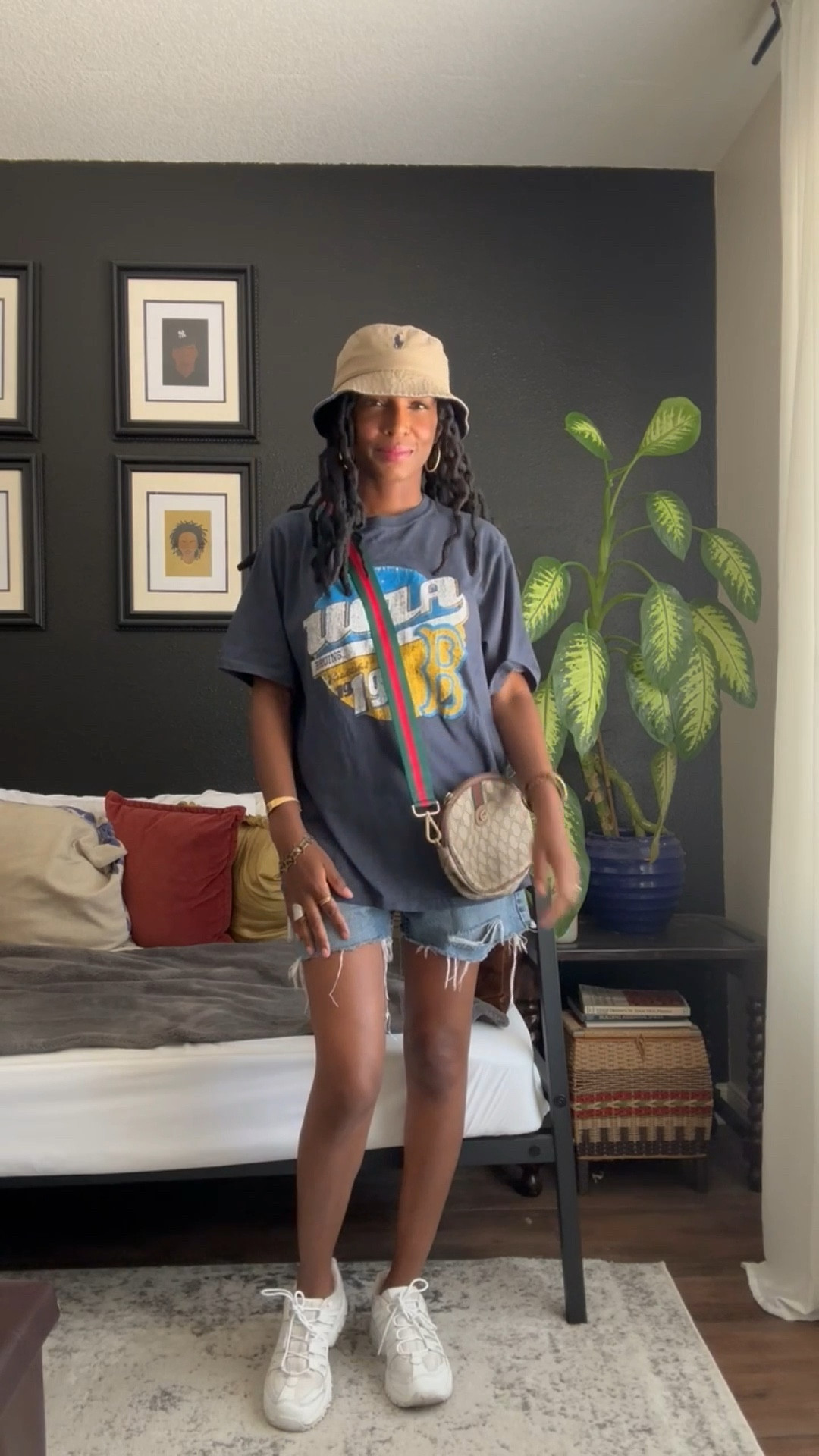 Bucket Hat OOTD. ☀️ 

#LTKTravel #LTKStyleTip #LTKVideo