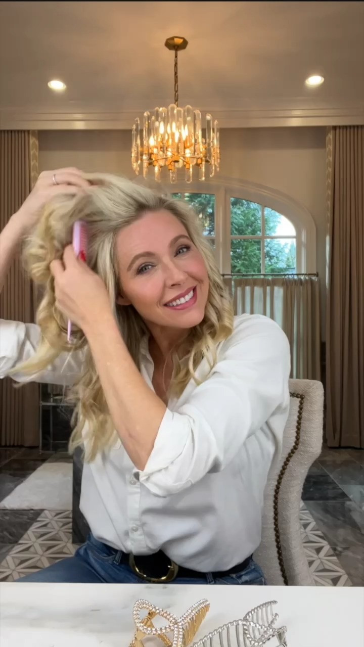 Comment “BRUSH” to get product details sent to your DMs!

Important! Instagram requires that you follow me for this to work - their rules, their world. I just live in it!

Everything is also linked in my bio if IG decides to have a conniption fit and stop working!

 

 #LTKWatchNow #LTKFindsUnder50 #LTKBeauty