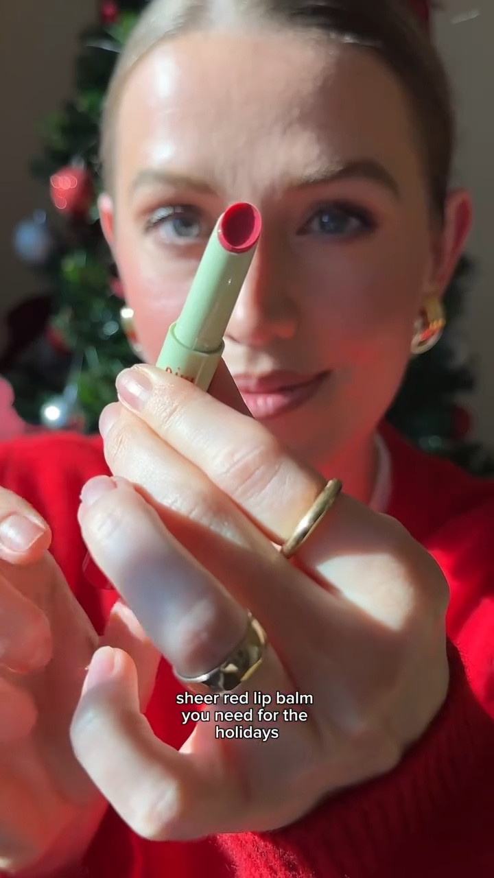 me 🫱🏻‍🫲🏻 sheer red lippies

The @pixibeauty LipGlow Tinted Lip Balm in Ruby is everything! 💋 A sheer pop of color with that effortless, healthy glow—so lightweight, comfy, and hydrating. And don’t even get me started on the minty taste... totally obsessed! ❄️

#pixi #pixibeauty #pixilipglow #glossylips #redlips #sheerred #holidaylips #holidaymakeup #hydratedlips