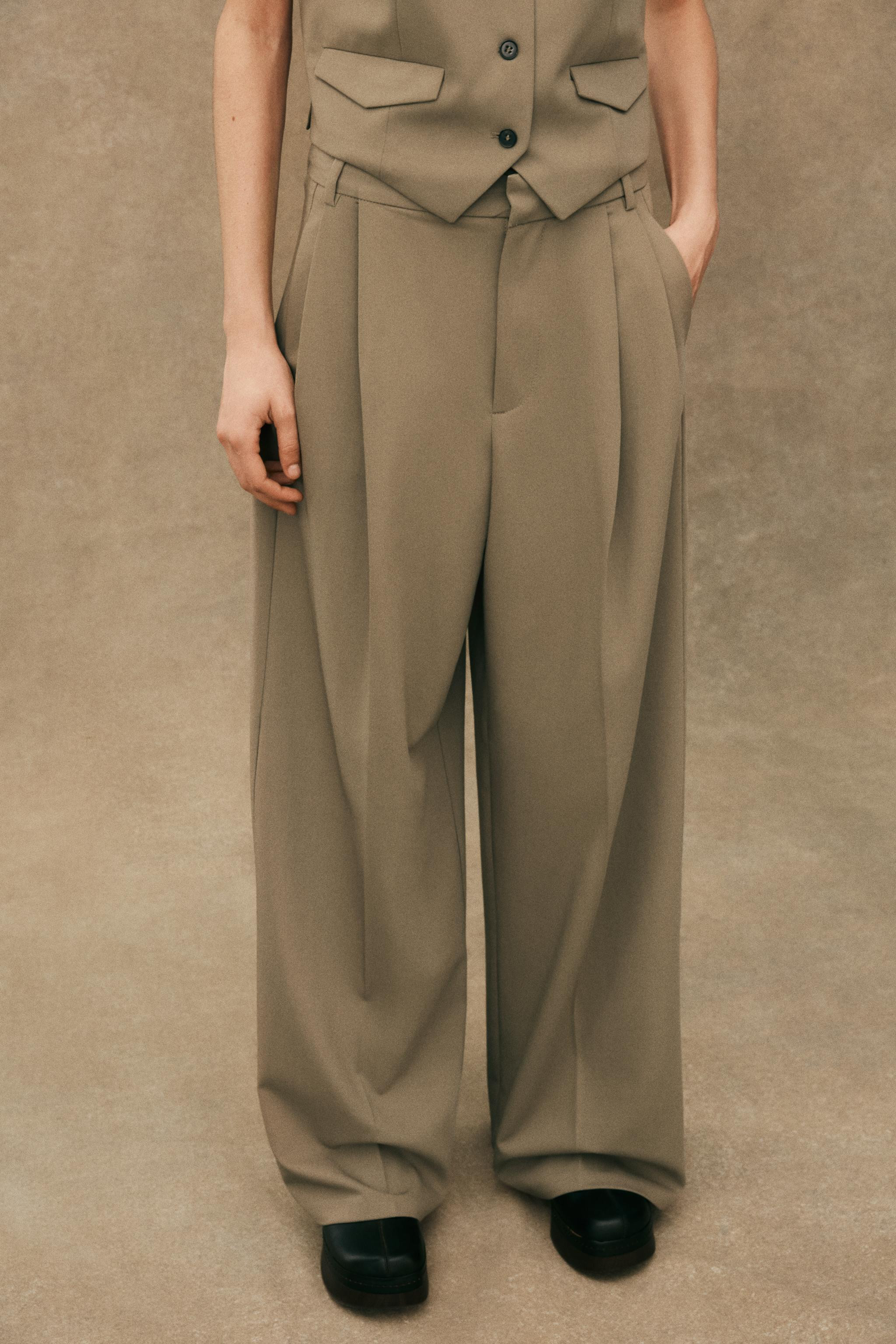 DOUBLE PLEAT PANTS | Zara US