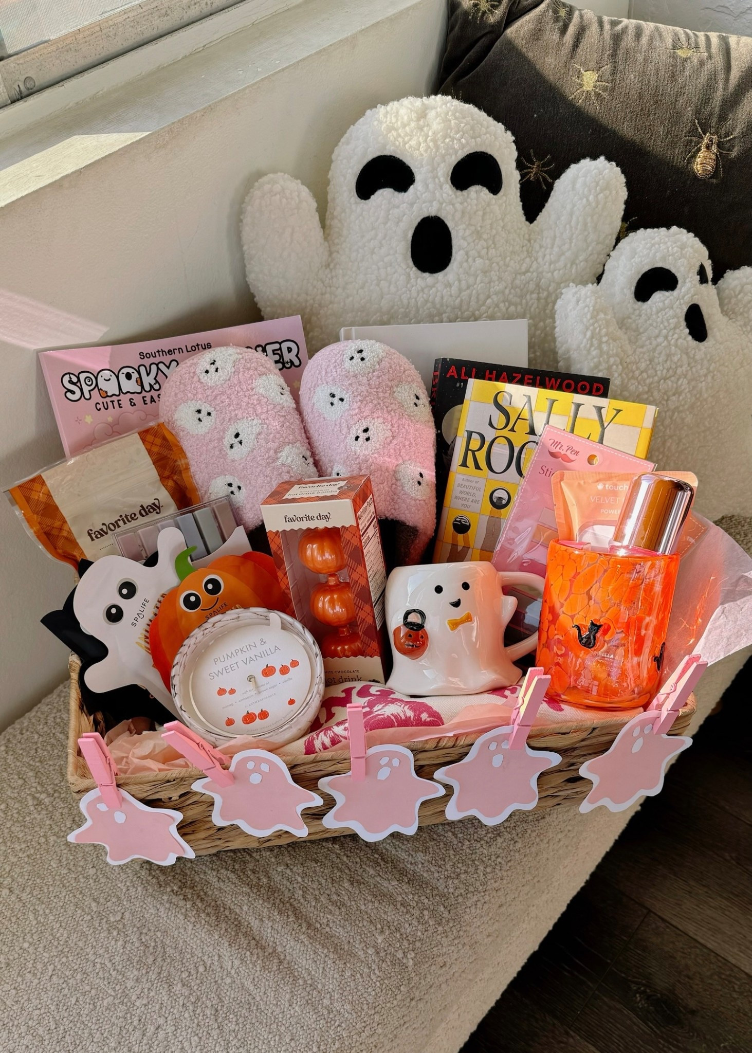Boo basket for book lovers!

Boo basket, book basket, Halloween gift basket, gift basket, gifts, crafting, homemade gifts, diy gifts, beauty gift ideas, Anthropologie Halloween, Target Halloween, Amazon Halloween, candles, fall books, coloring book, adult coloring book, homebody gift basket, cozy gift basket 

#LTKKids #LTKFamily #LTKSeasonal