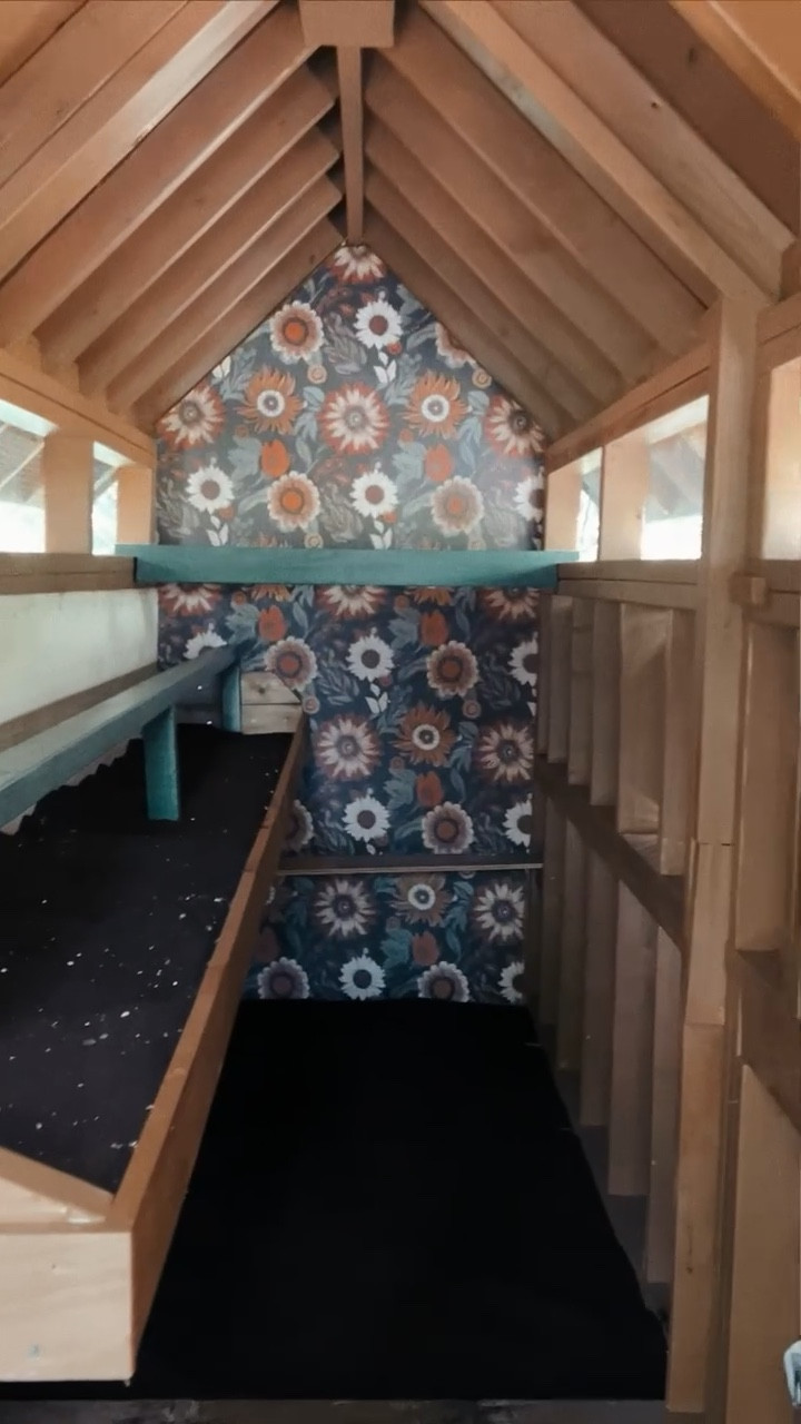 Chicken coop decor 🐔🤎💚🖤

#LTKStyleTip #LTKHome #LTKSaleAlert