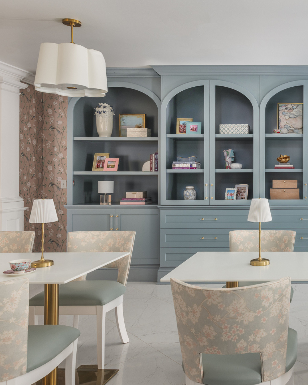 I mean… THIS built-in 🩵

Custom from top to bottom and easily one of my favorite moments in the @aoiiolemiss café. She deserved her own moment.  

 #LTKHome