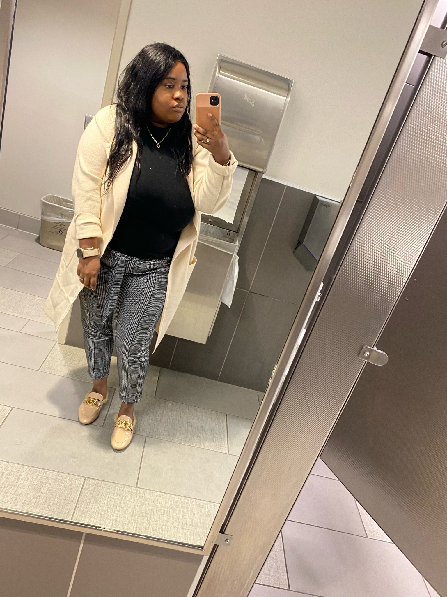 Looking for a cozy holiday outfits for the office? Here is my favorite office outfit! 



#LTKstyletip #LTKworkwear #LTKGiftGuide