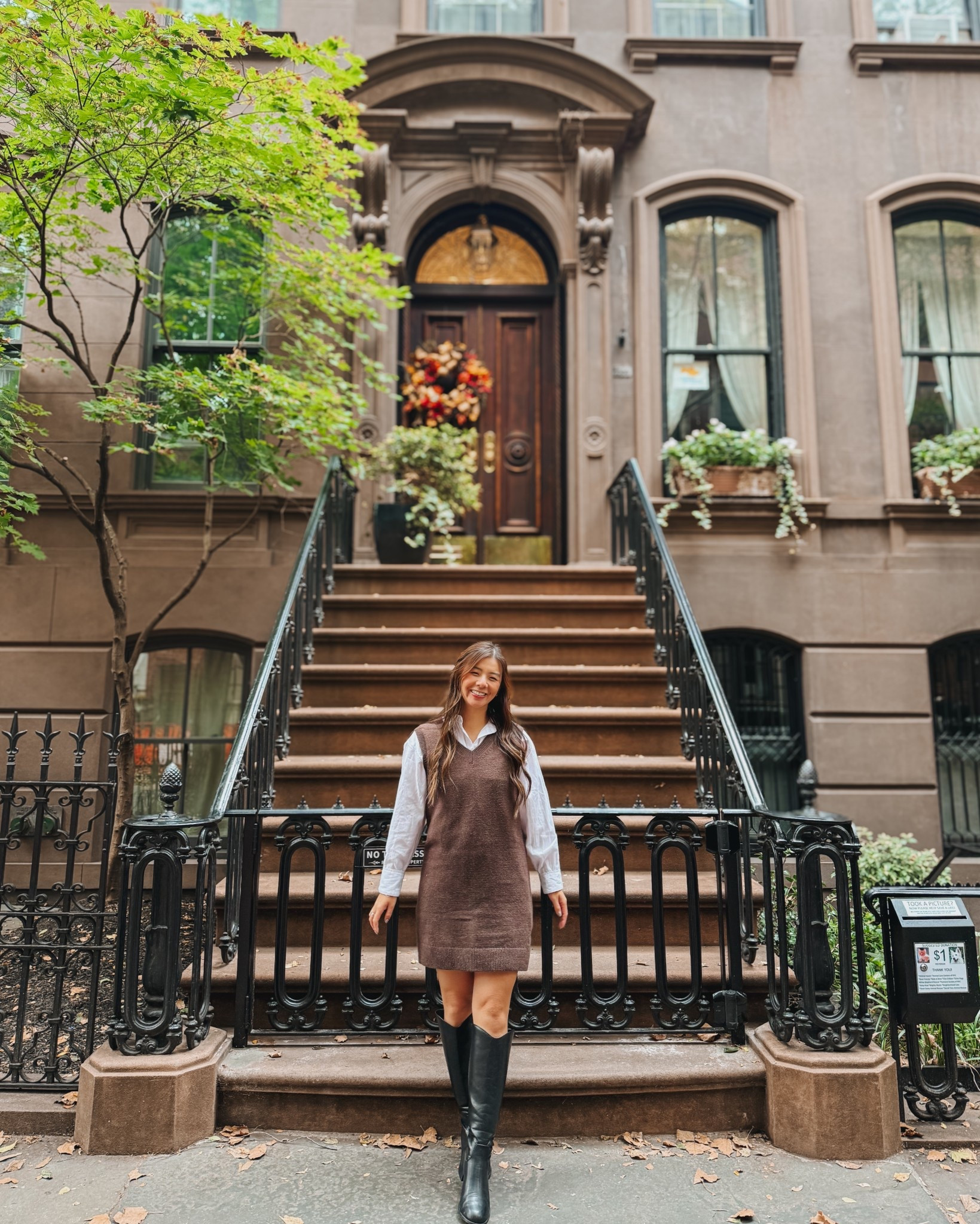 This old navy dress is on sale for under $12 and is perfect for Fall! Wearing a size Small Petite