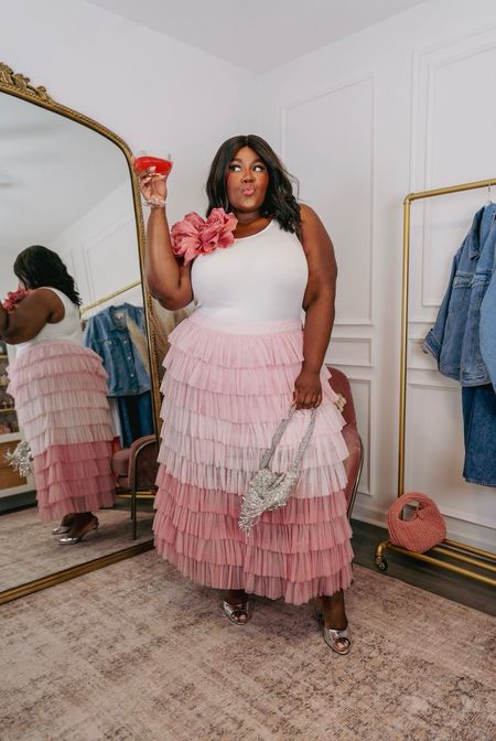 Carrie Bradshaw but make it curvy✨💐 

TANK XXL
SKIRT 3X runs large

Plus Size Wedding Guest Outfit, carrie bradshaw, summer trends, spring outfit inspo, plus size fashion, vacation, pink outfit, maxi skirt

#LTKplussize #LTKfindsunder50 #LTKstyletip