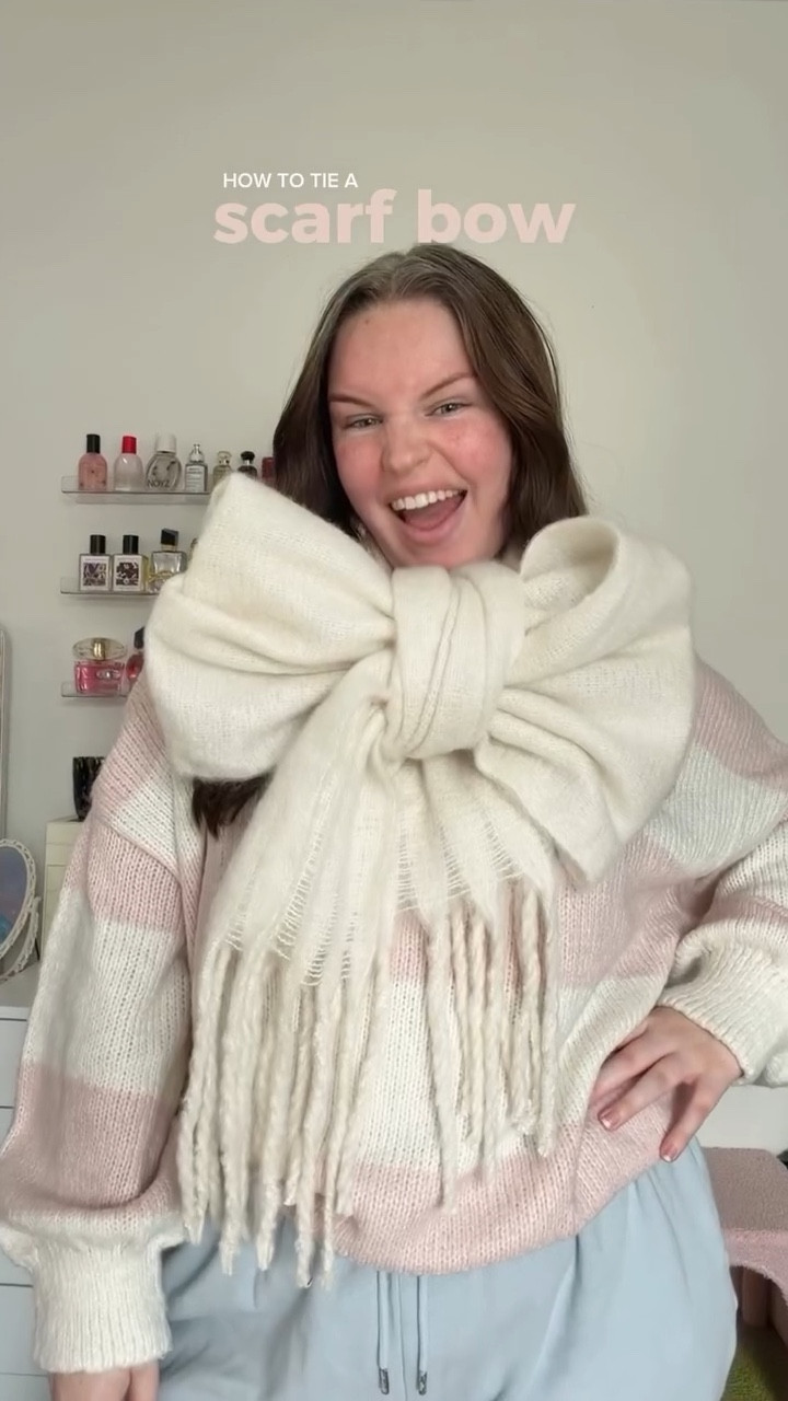 bow scarf tutorial 🎀✨

i got this cozy fringed scarf from Old Navy for only $10!

#LTKSeasonal #LTKHoliday #LTKFindsUnder50