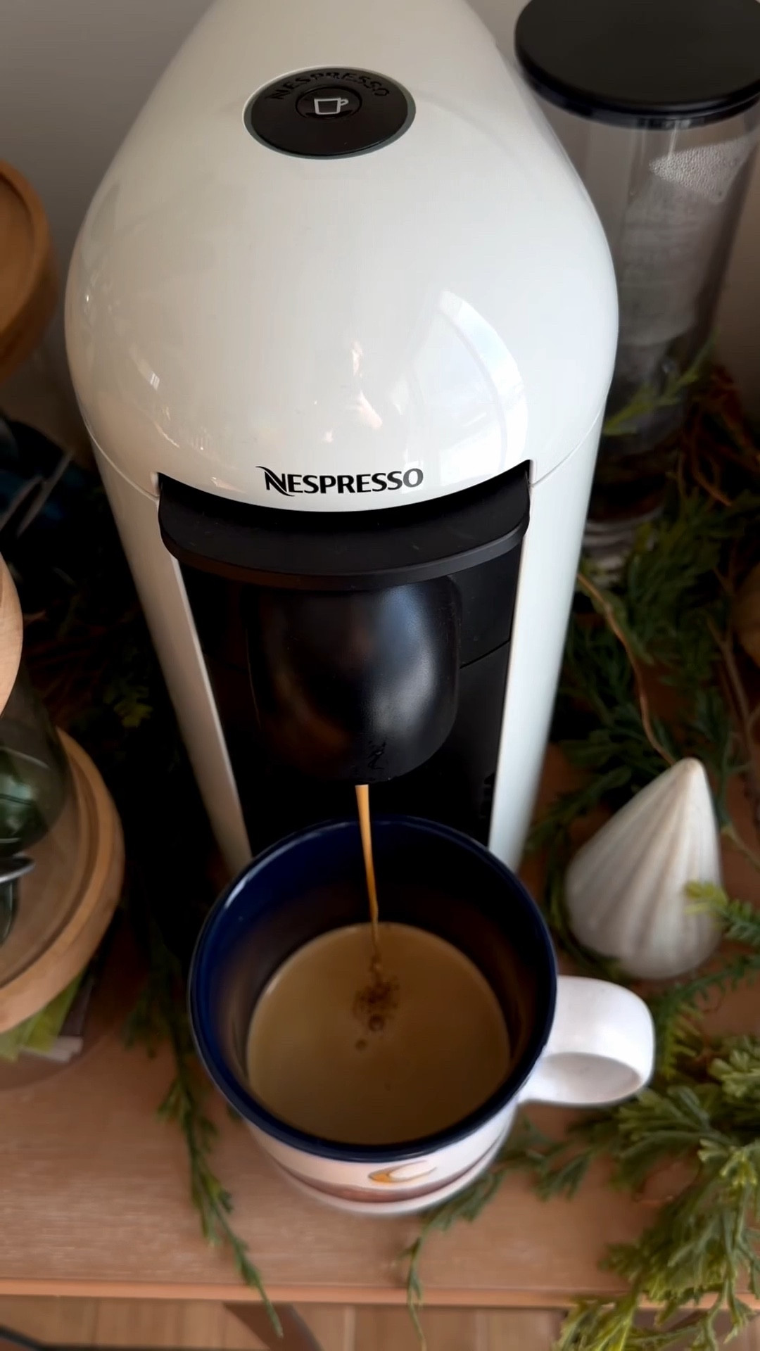 Christmas vibes & a good sweat. Name a better day off. Just got these new running leggings in from lululemon. They are a must for the runner in your life! 

#LTKdayinmylife #LTKmorningroutine #LTKootd