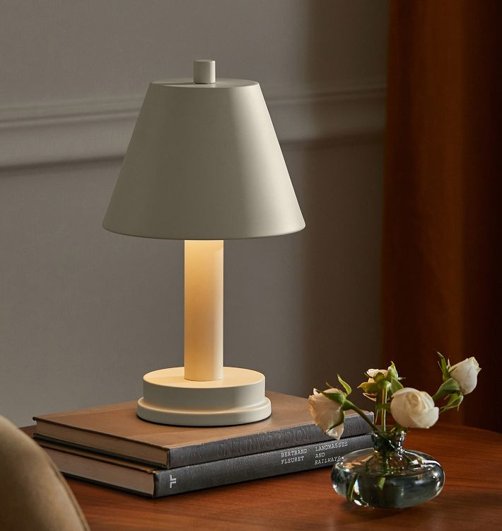 Makar LED Table Lamp | Rejuvenation