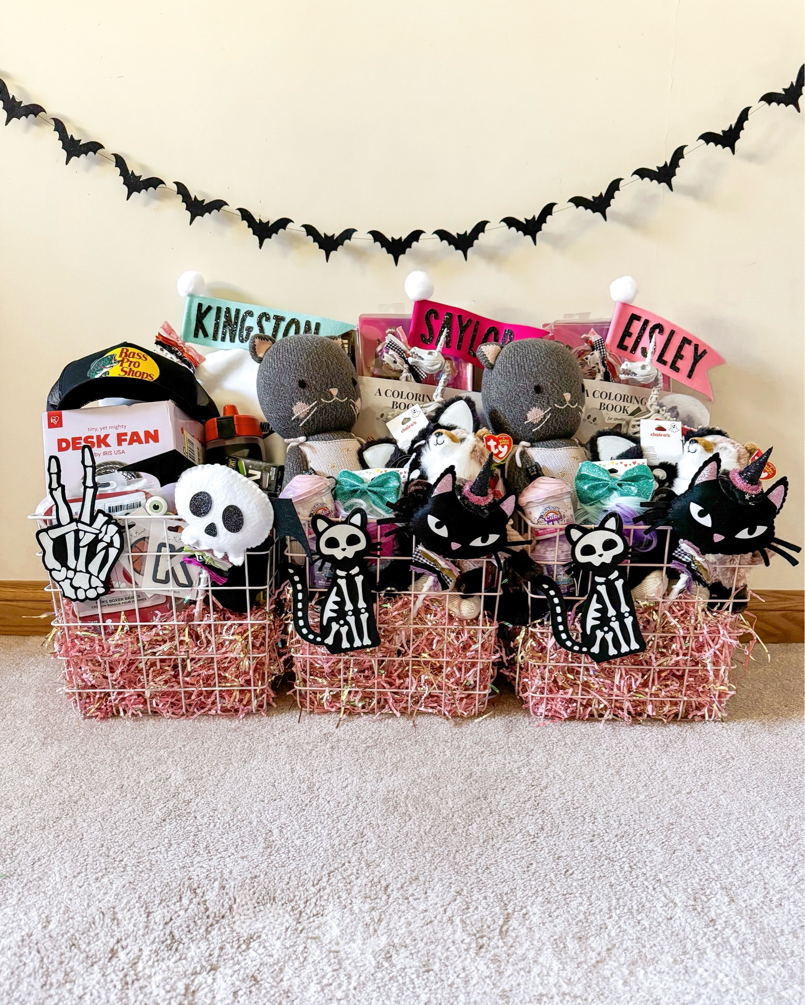 Halloween baskets!

#amazon #target #walmart #fivebelow #kohls #cuddleandkind #smallshops #shopsmall #boobasket #spookyseason #giftbasket #giftsforteens #giftsforkids #halloween #halloweenbasket

#LTKHalloween #LTKKids #LTKSeasonal