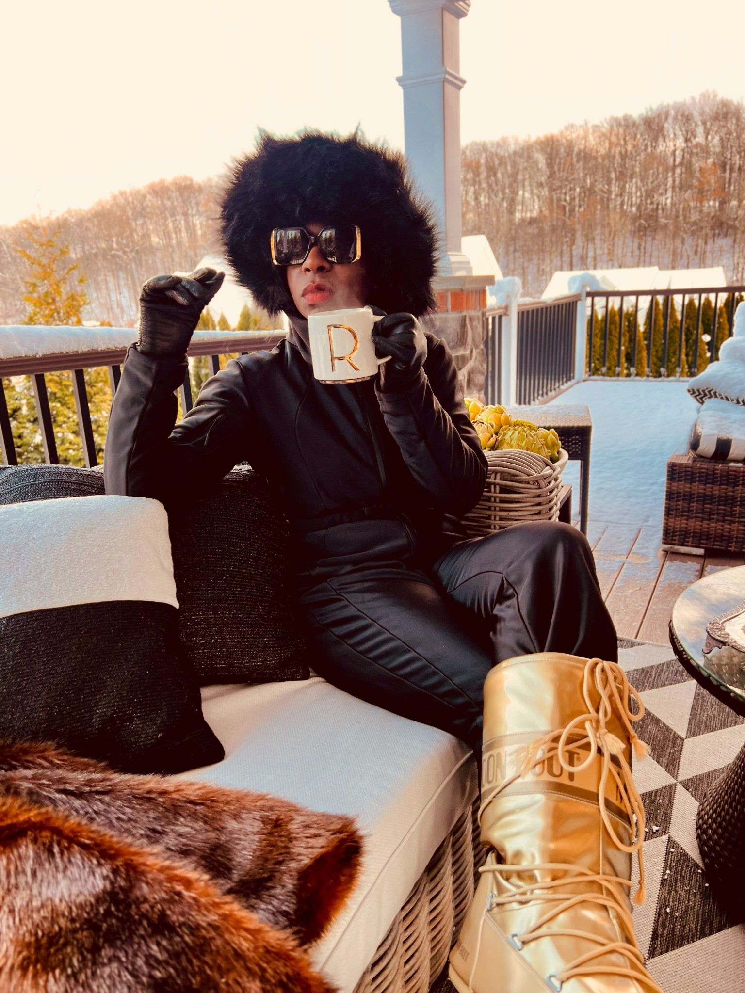 Puffer Vest, ski outfit, moon boots

#LTKmomlife #LTKSaleAlert #LTKootd