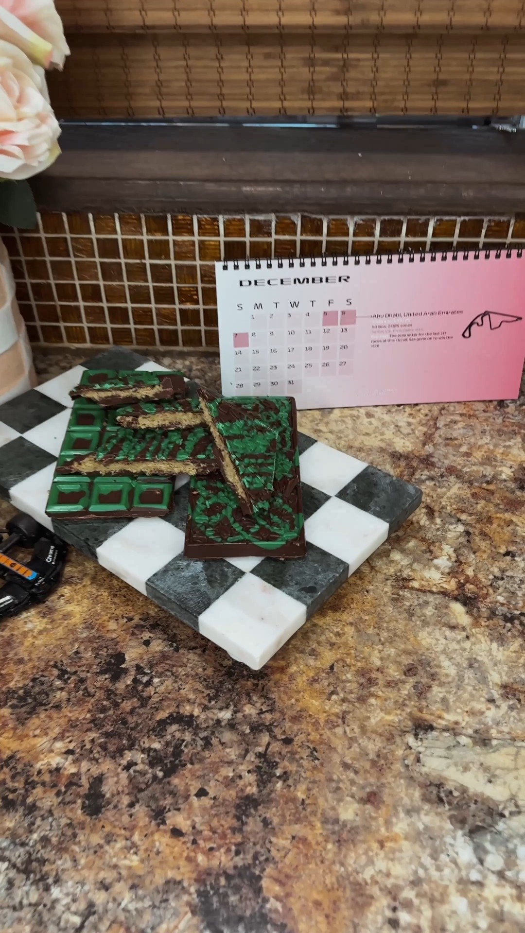 We're baking around the world! This week’s baking stop: 📍Dubai Chocolate Bars
.
It’s crazy to learn that a woman’s pregnancy craving in 2022 is what created this viral sensation 
.
#serecreate #dubaichocolatebar  #bakingaroundtheworld    

#LTKGiftGuide #LTKHoliday