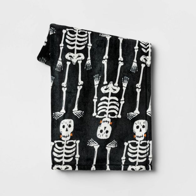 Skeleton Printed Plush Throw Blanket Black/Ivory - Hyde & EEK! Boutique™ | Target
