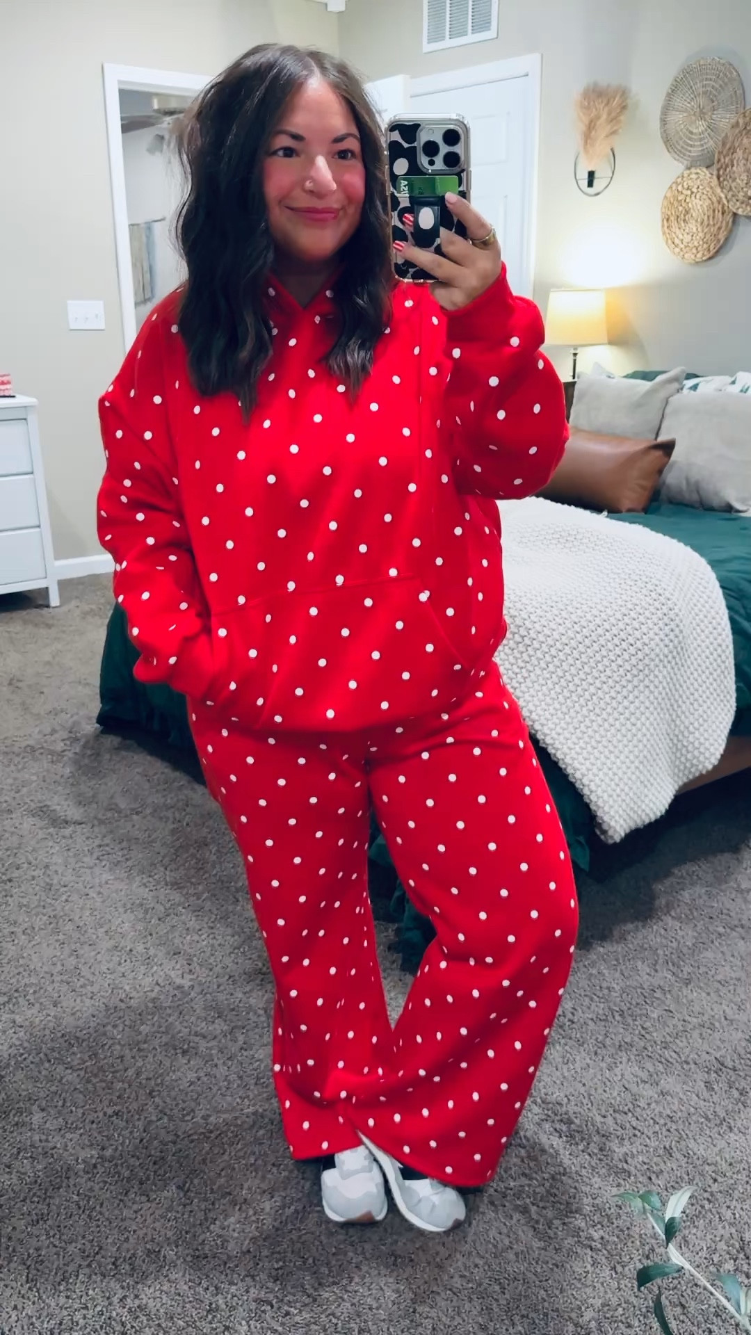 Valentine’s Day but make it comfy ❤️🤍 This red & white polka dot set from Amazon was an instant yes.

sneakers: wearing kids size, but linking women’s below!
set: fits true to size // wearing a large 

 

#LTKootd #LTKSeasonal #LTKMidsize