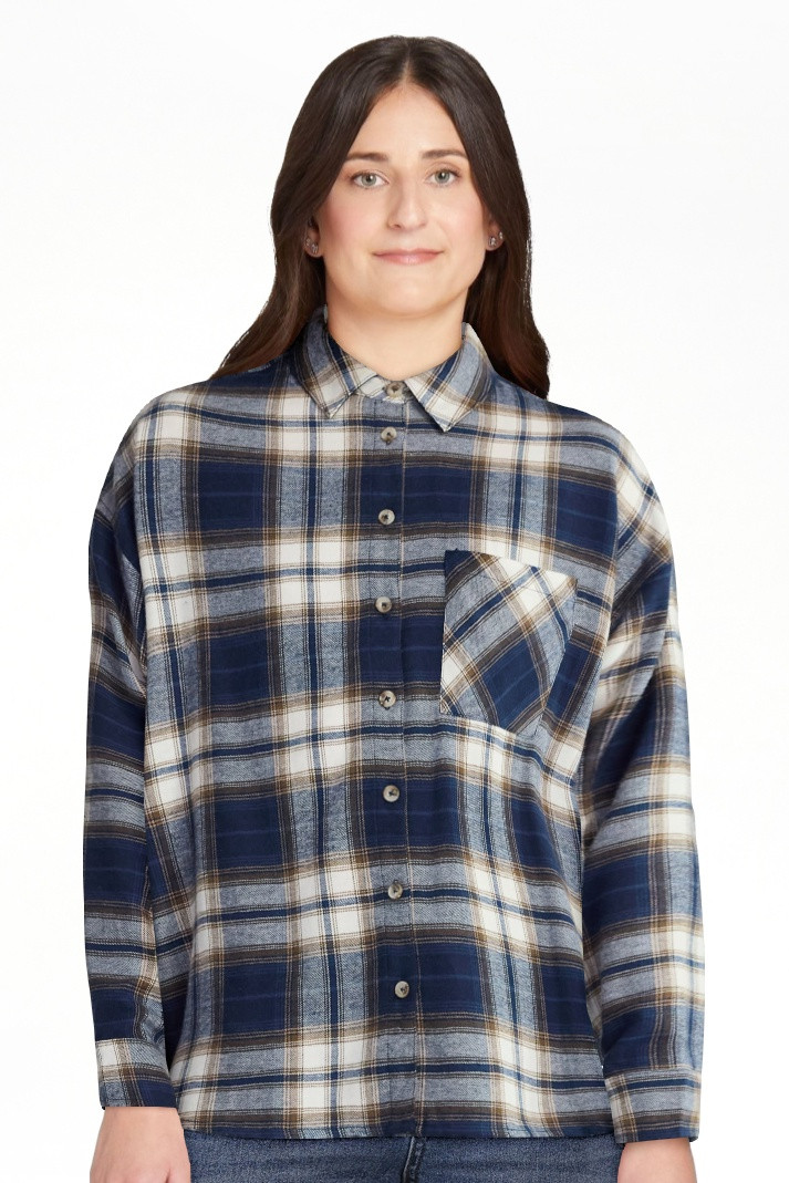 No Boundaries Slouchy Flannel Shirt with Side Pockets, Women's | Walmart (US)