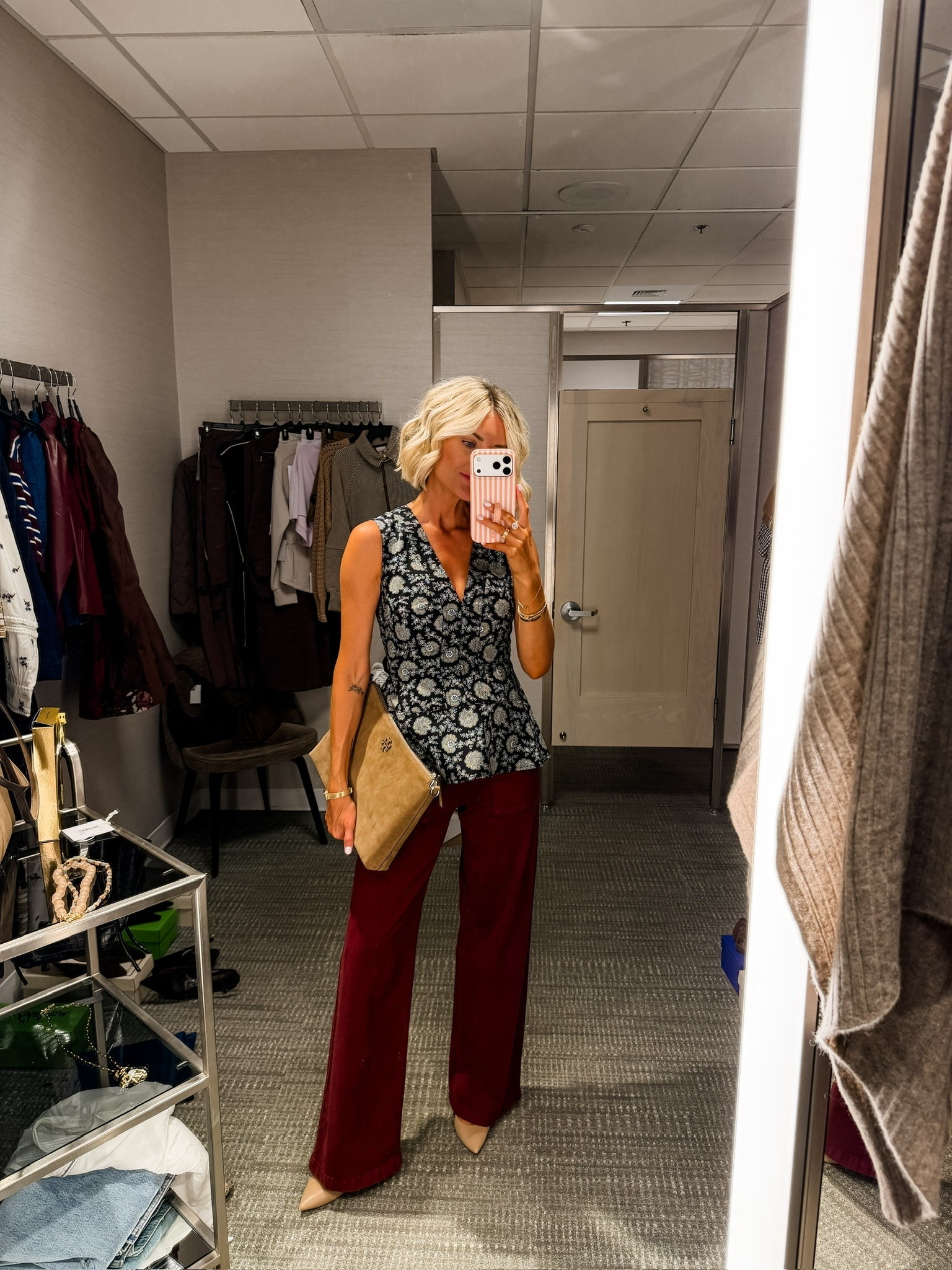 This look is great to take you from day to night this fall! Wearing size 2 in the top & size 25 in the pants.

Loverly Grey, NSALE, Nordstrom sale, sale alert

#LTKootd #LTKSeasonal #LTKSaleAlert