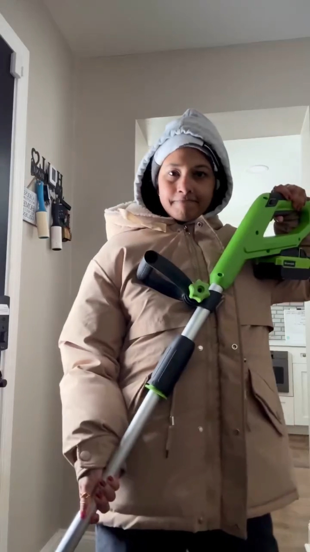 I am on a MISSION lol 🥷❄️

Available @amazon - https://liketk.it/5FJ4X

#amazonfinds #amazonhome #snowclearing #shovel #momlife #pamdsouza