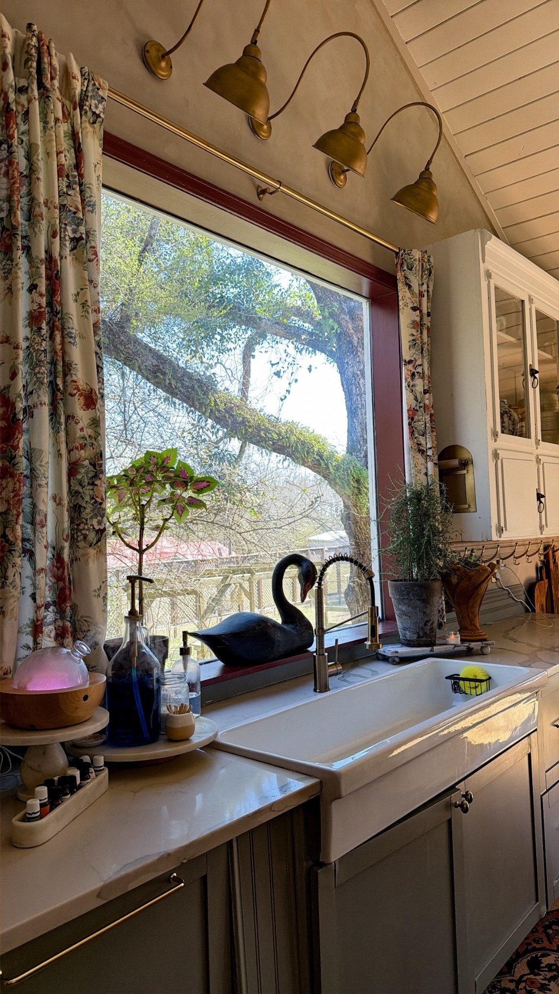 Utility sink as kitchen sink! 

#LTKHome #LTKSpringSale #LTKSaleAlert