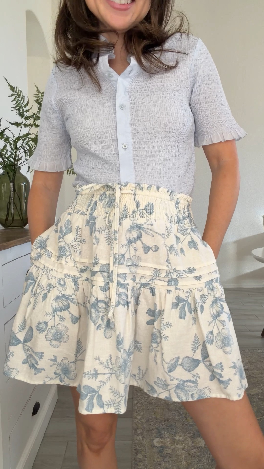 Petite Mini Skirt Outfit Formulas (5’2 Approved)

Mini skirts can go very wrong when you’re petite.
Too long = cuts the leg line.
Too short = feels juvenile.
Too boxy = swallows your shape.

These are the silhouettes that actually work at 5’2:

– high rise to elongate
– subtle A-line or structured straight fit
– mid-thigh length (not micro)
– balanced with a refined top layer

Every skirt linked is petite-friendly, proportion tested, and easy to rewear multiple ways.

Cost-per-wear approved.
Mom life approved.
No tailoring required.

Save this if you’re under 5’3 and want mini skirts that feel polished, not trendy-for-two-weeks.

@Target @Madewell 

Comment SHOP below to receive a DM with the link to this post on my LTK ⬇ https://liketk.it/5WpWt #ltkootd #ltkpetite

Comment SHOP below to receive a DM with the link to this post on my LTK ⬇ https://liketk.it/5XOeb #ltkootd #ltkgrwm

#LTKPetite #LTKSaleAlert #LTKootd