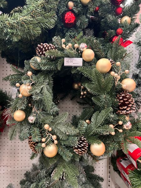 Target holiday decor | Christmas wreath | gold wreath



#LTKhome #LTKHoliday #LTKSeasonal