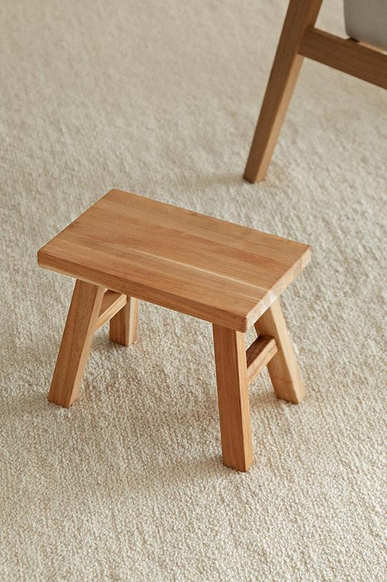 SMALL STOOL | Zara Canada