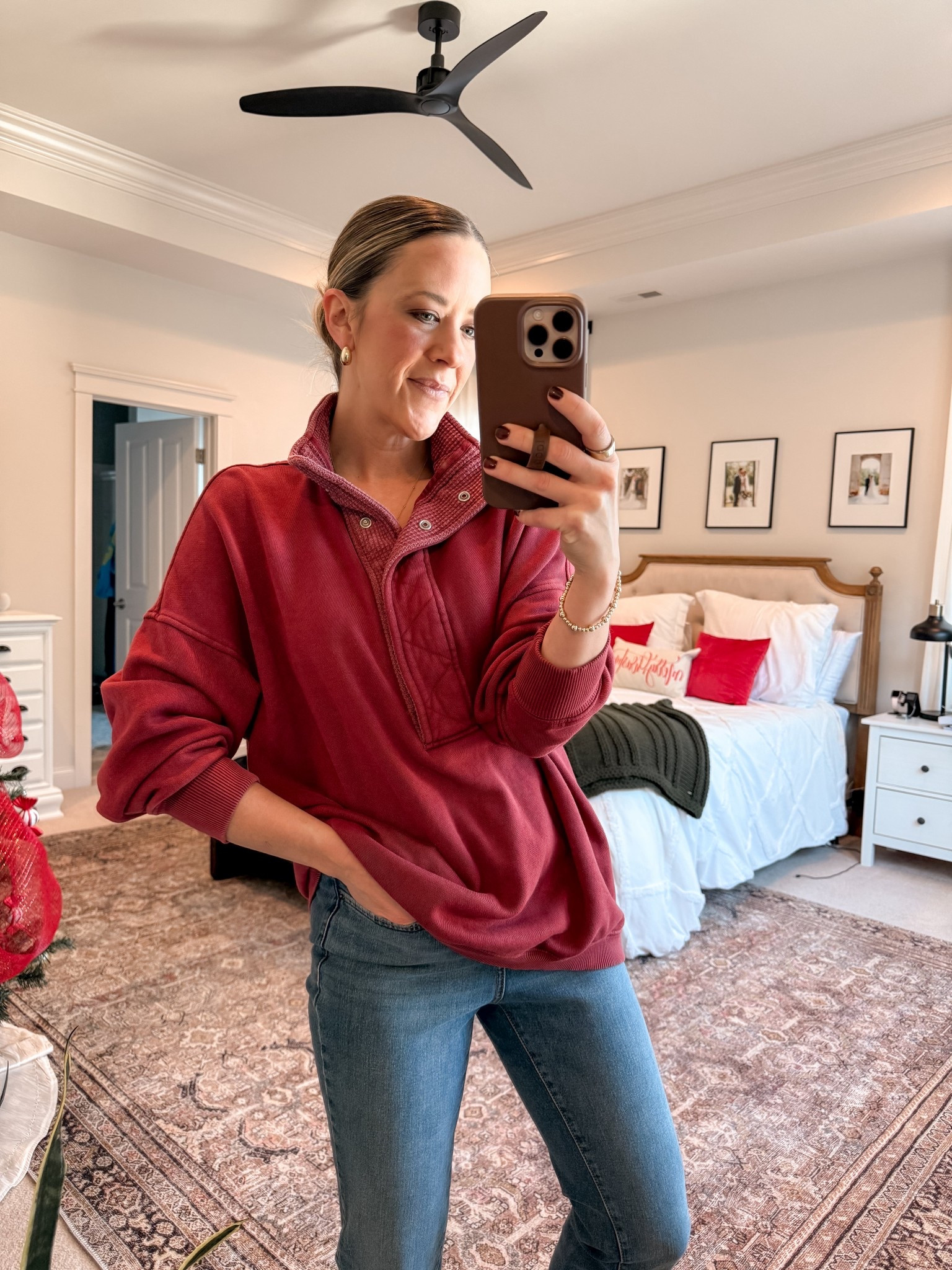 Casual Friday uniform ☕️
Wearing my Aerie sweatshirt (S) — cozy, casual, and easy to style for errands or coffee runs.

100% an outfit worth repeating.

#AerieStyle #CasualWinterOutfit #EverydayStyle #MomOutfitInspo #LTKWinterStyle #CapsuleWardrobeStyle #ClassicCasual #WeekendOutfit #EffortlessStyle #WinterOutfitInspo

#LTKmomlife #LTKSaleAlert #LTKootd