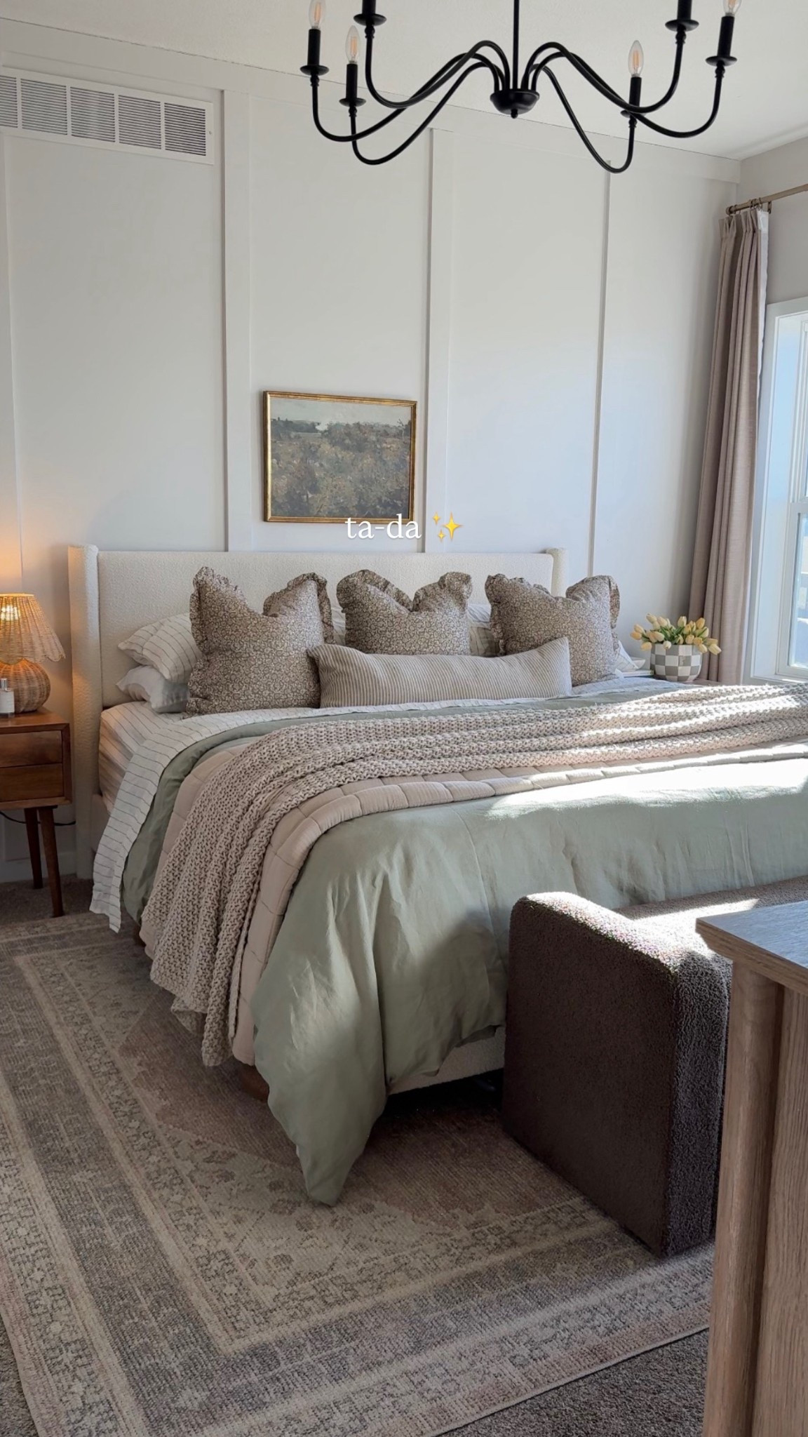 My favorite bedding combo maybe ever! From @onequince 