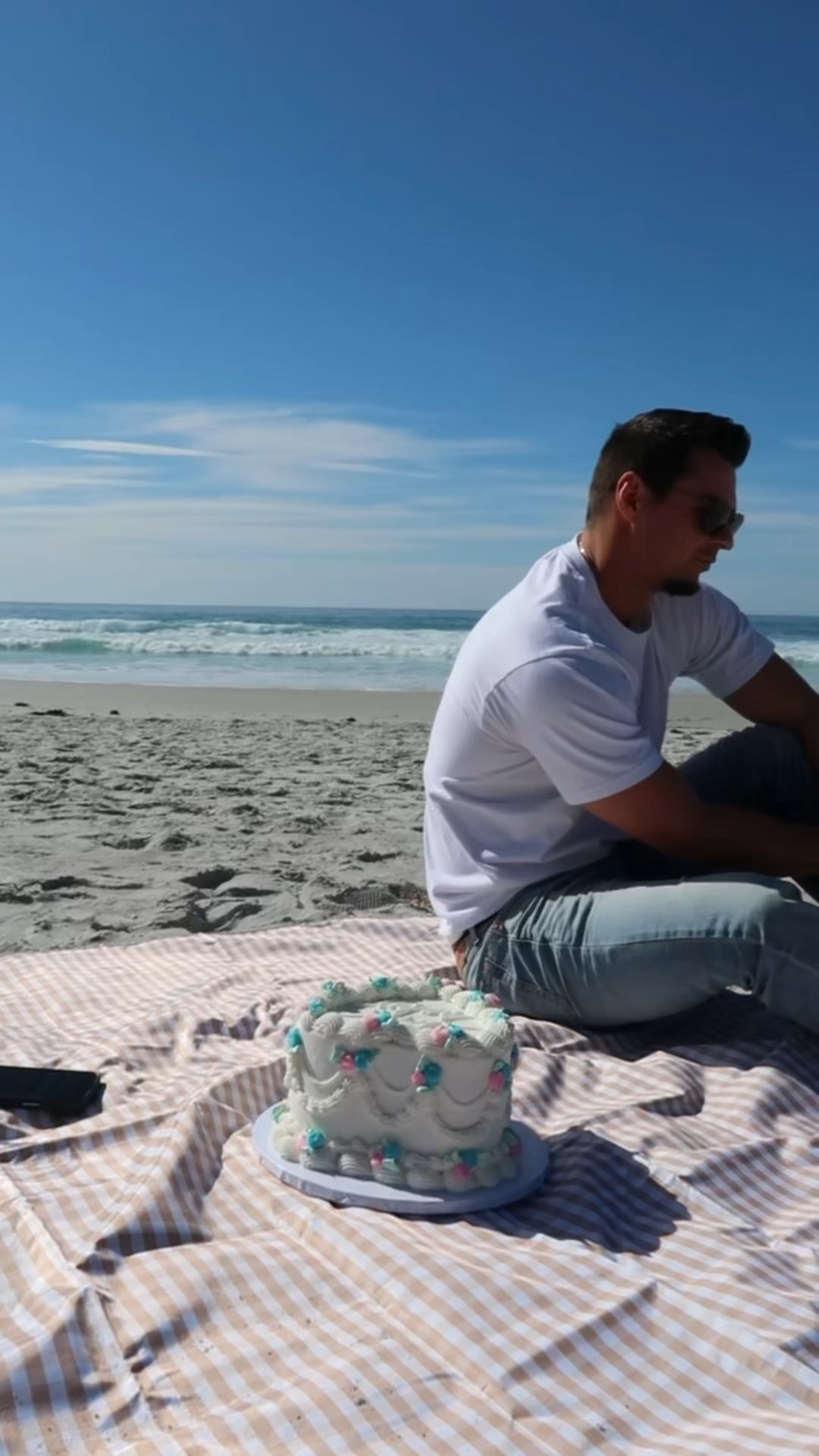 our gender reveal 🥹🥹🥹

#LTKBaby #LTKBump #LTKvlog